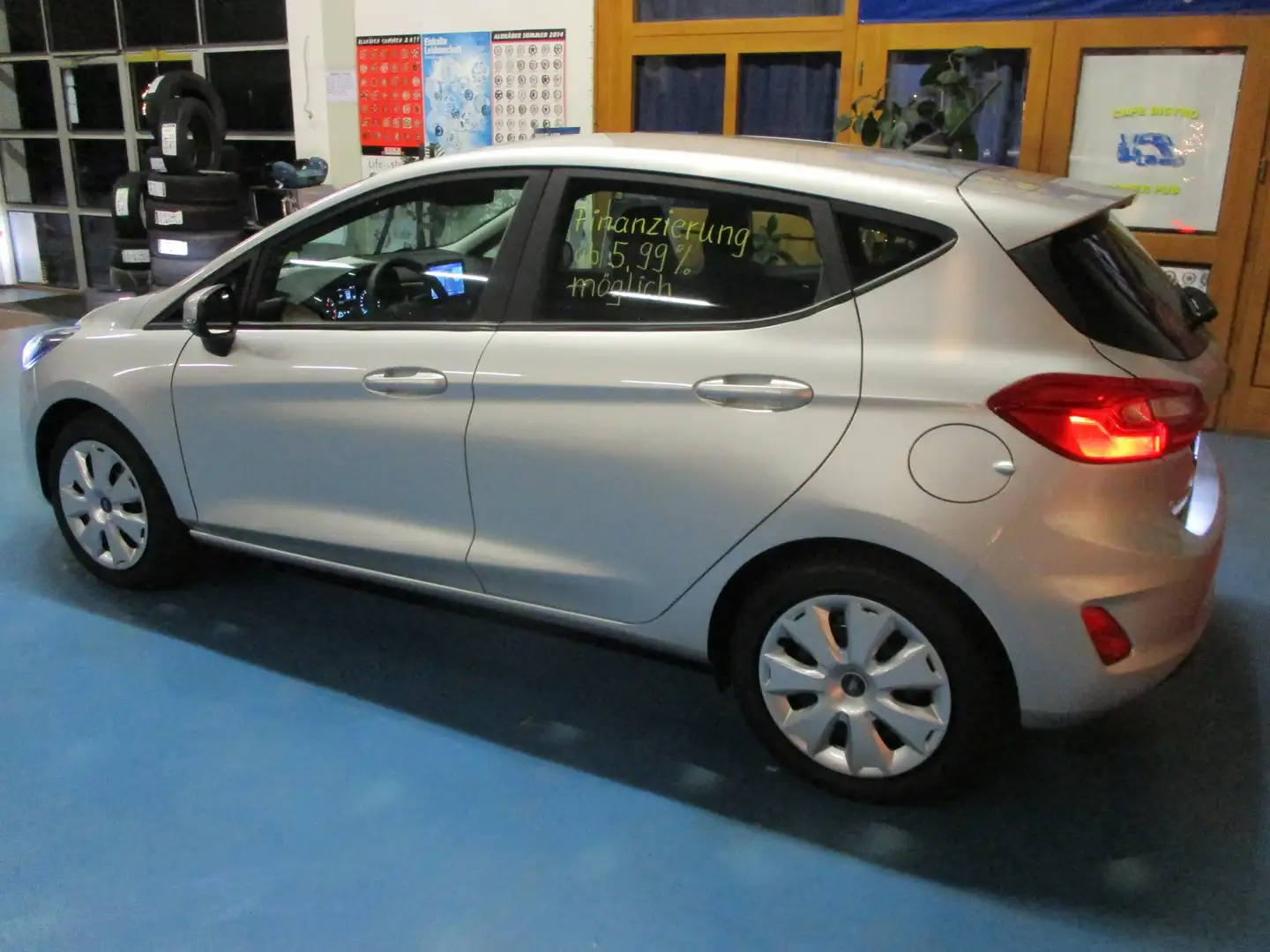 Ford Fiesta 5-Türer 1.1 S Navigation,PDC,Top Zustand - 2