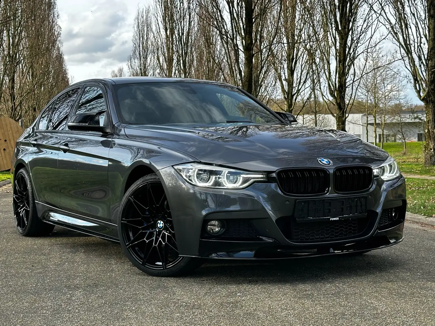 BMW 330 M-Performance/Pano/ Full LED Silver - 1