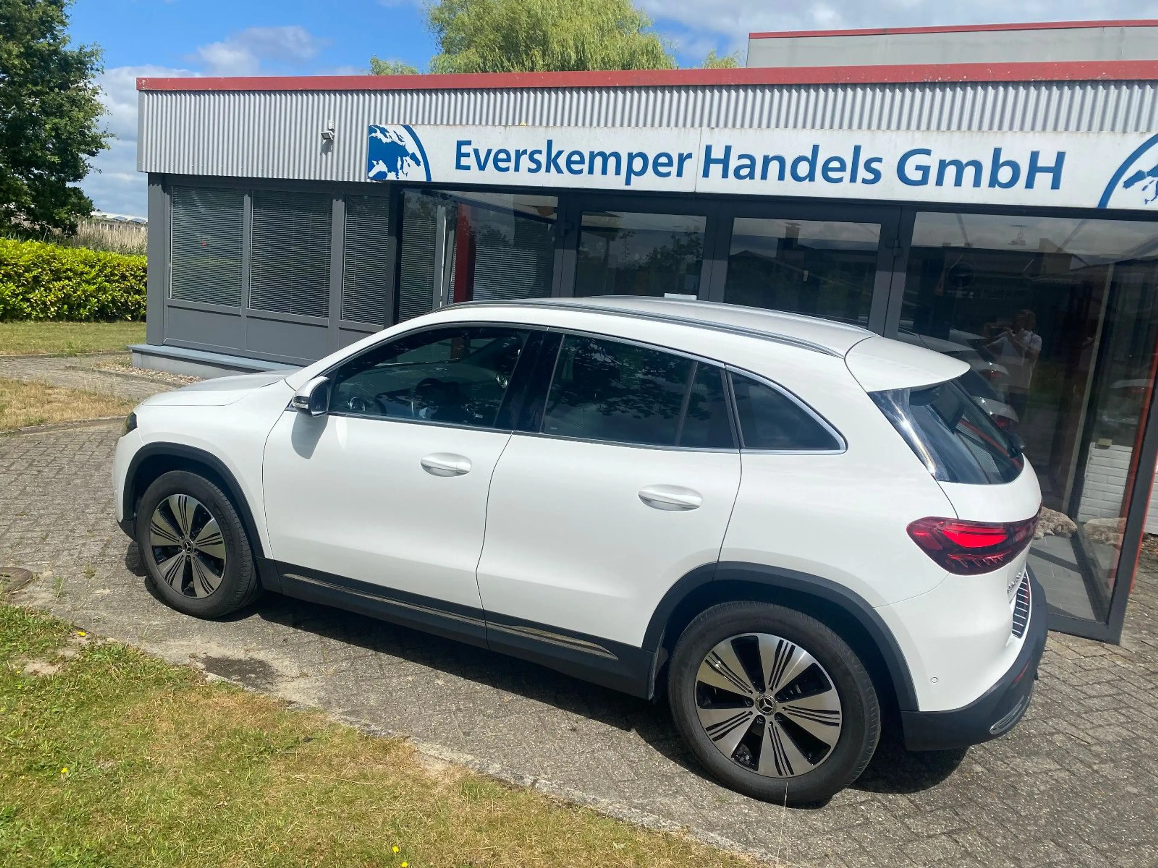 Mercedes-Benz EQA 300 4Matic - Facelift ! — photo 5