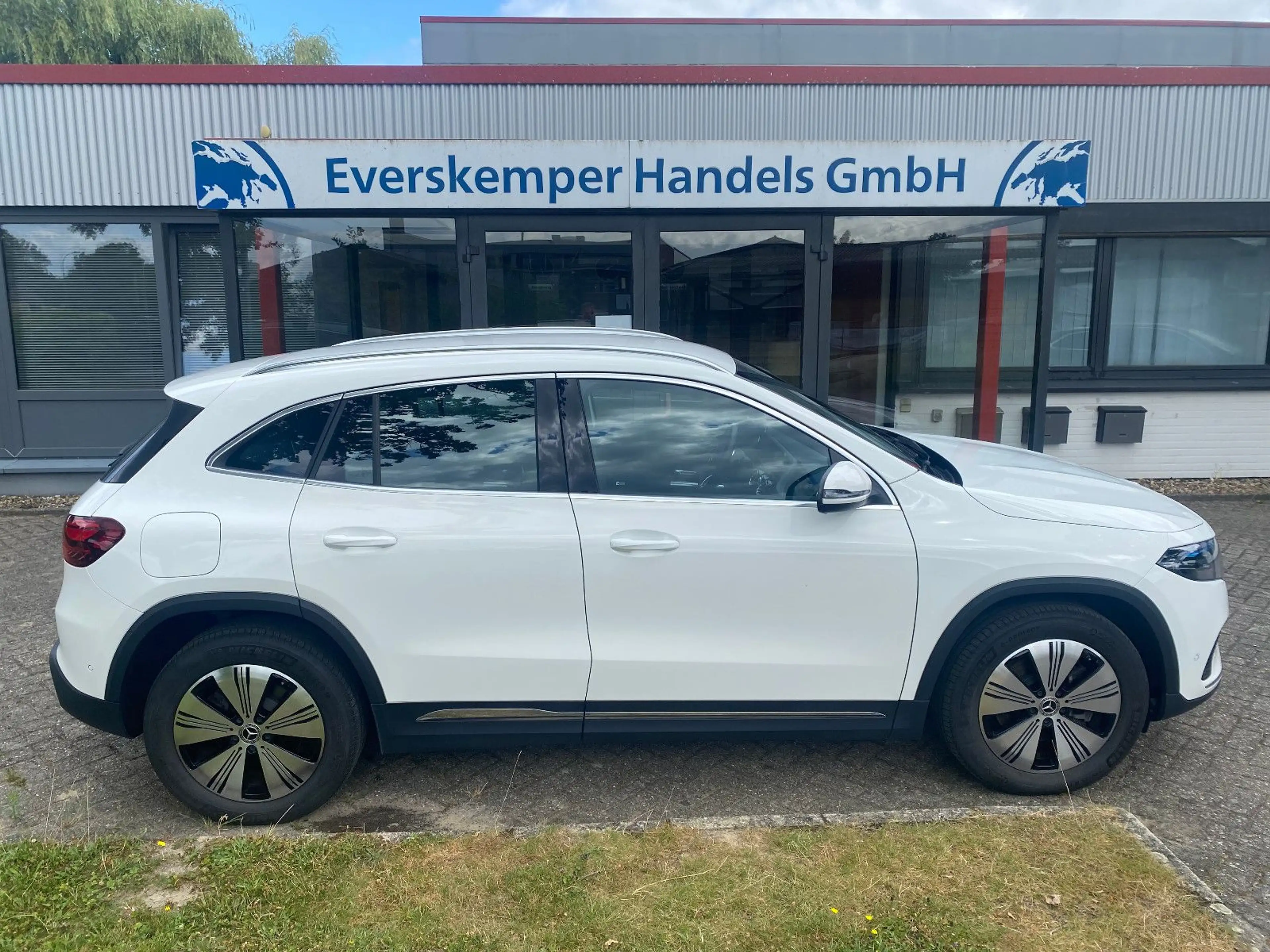Mercedes-Benz EQA 300 4Matic - Facelift ! — photo 3