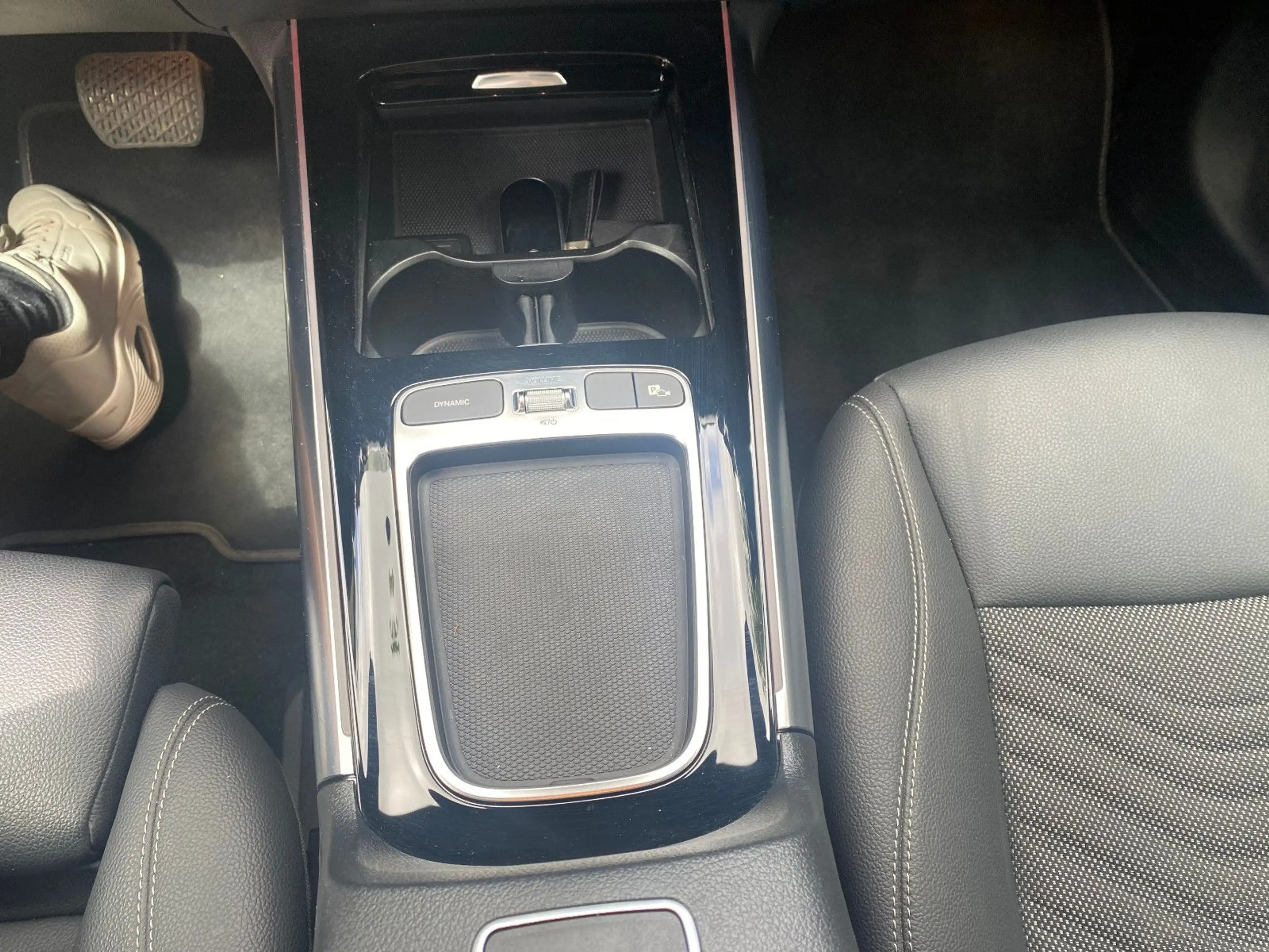 Mercedes-Benz EQA 300 4Matic - Facelift ! — photo 14
