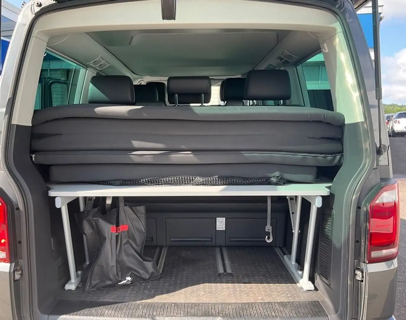 Volkswagen T6 California 2.0 TDI Beach Edition DSG Grigio - 2