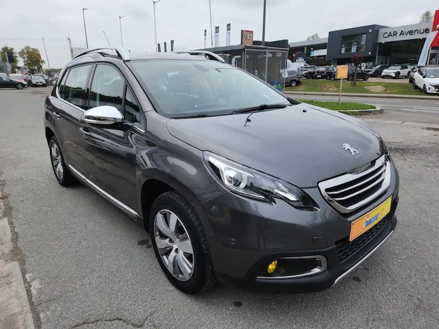Peugeot 2008 2008 1.2i PureTech Style Gris - 1