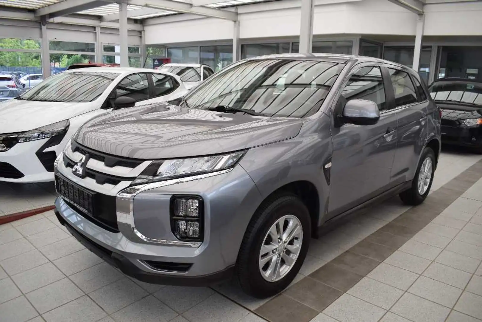 Mitsubishi ASX Intro Edition 2.0 2WD Automatik Grau - 1