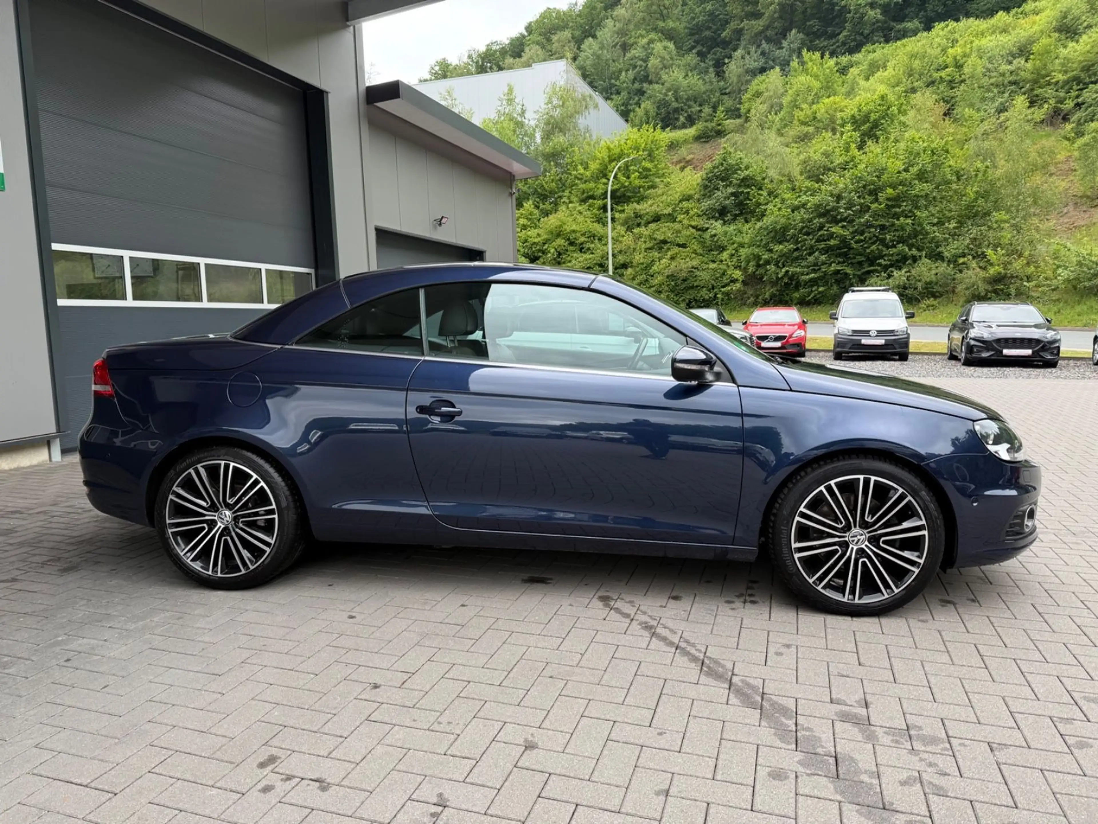 Volkswagen Eos Exclusive *PDC *AHK *Sitzheizung — photo 11