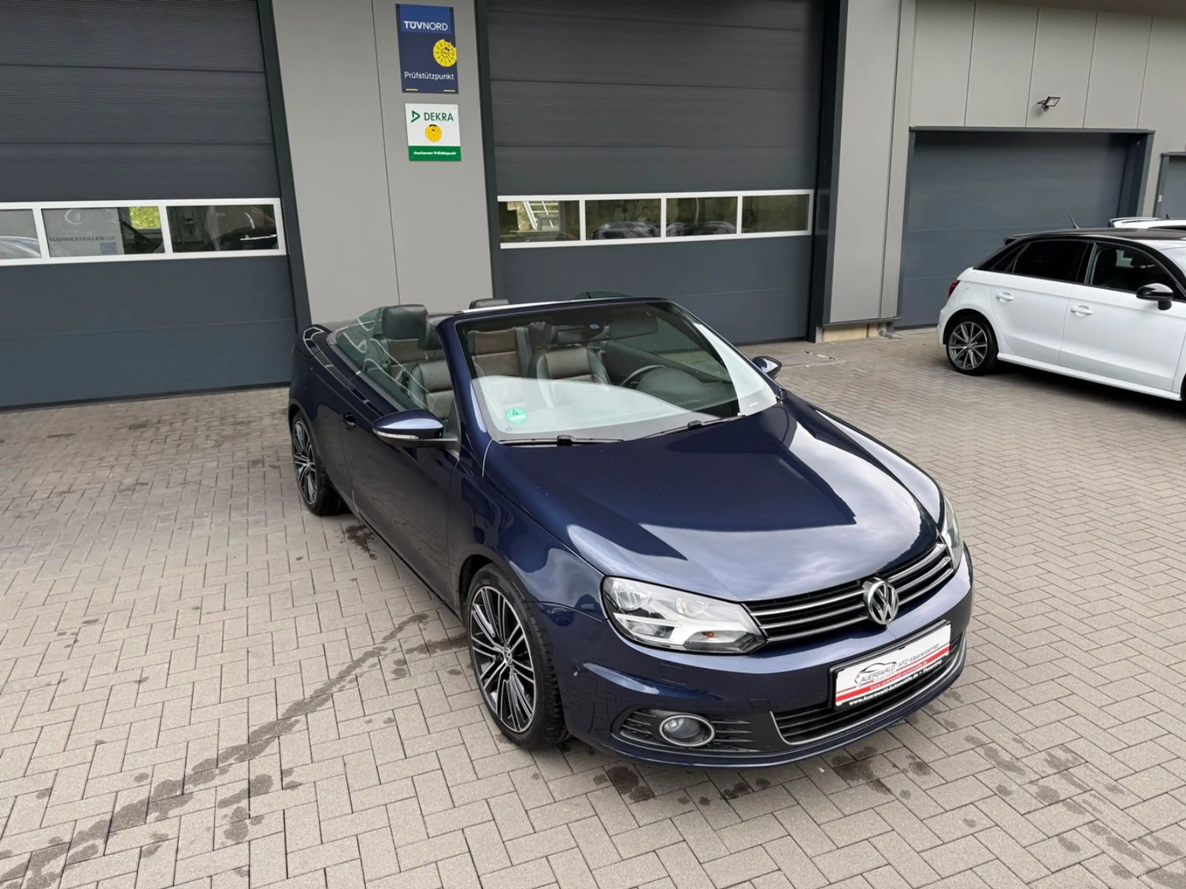 Volkswagen Eos Exclusive *PDC *AHK *Sitzheizung — photo 3