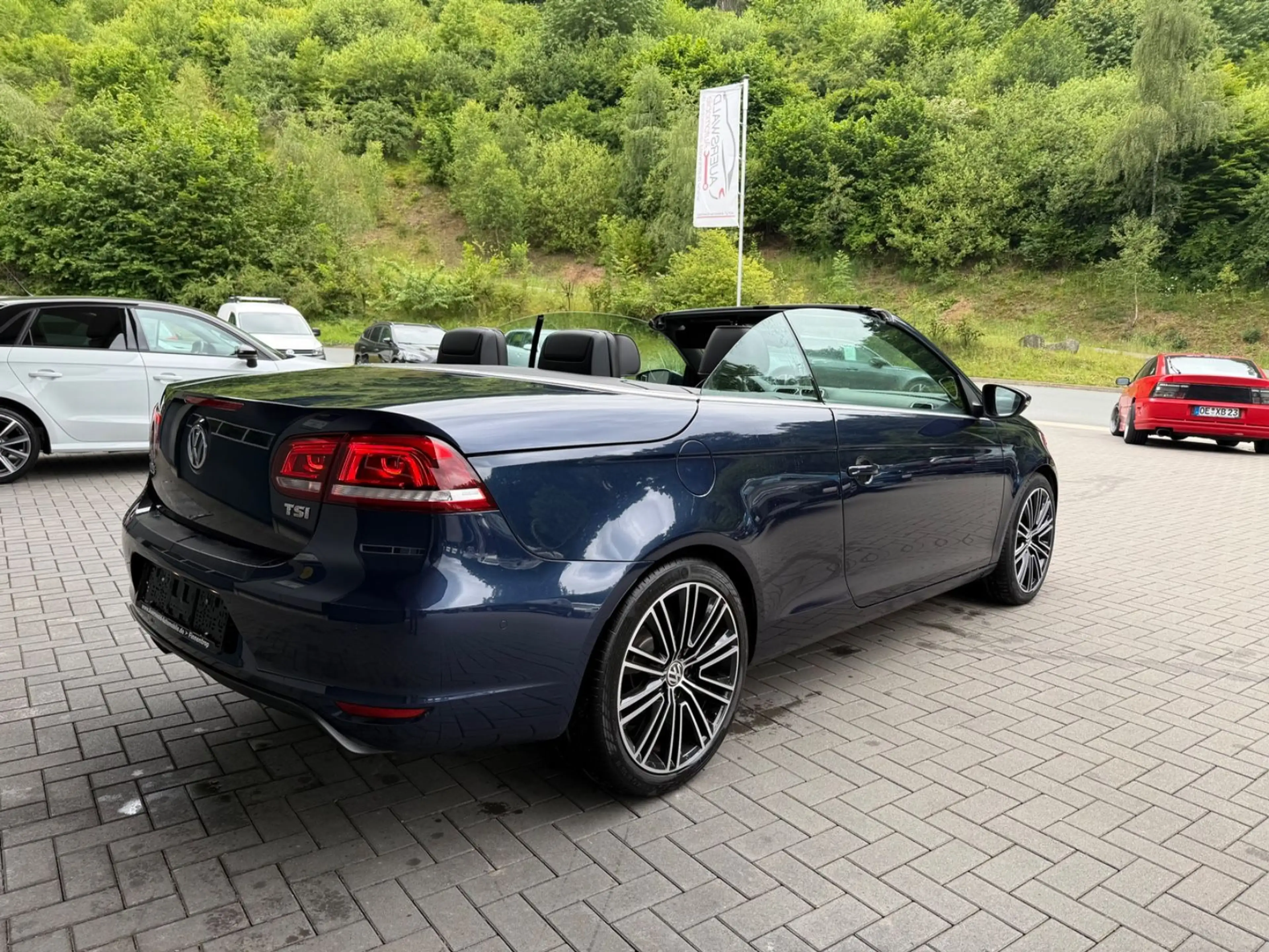 Volkswagen Eos Exclusive *PDC *AHK *Sitzheizung — photo 4