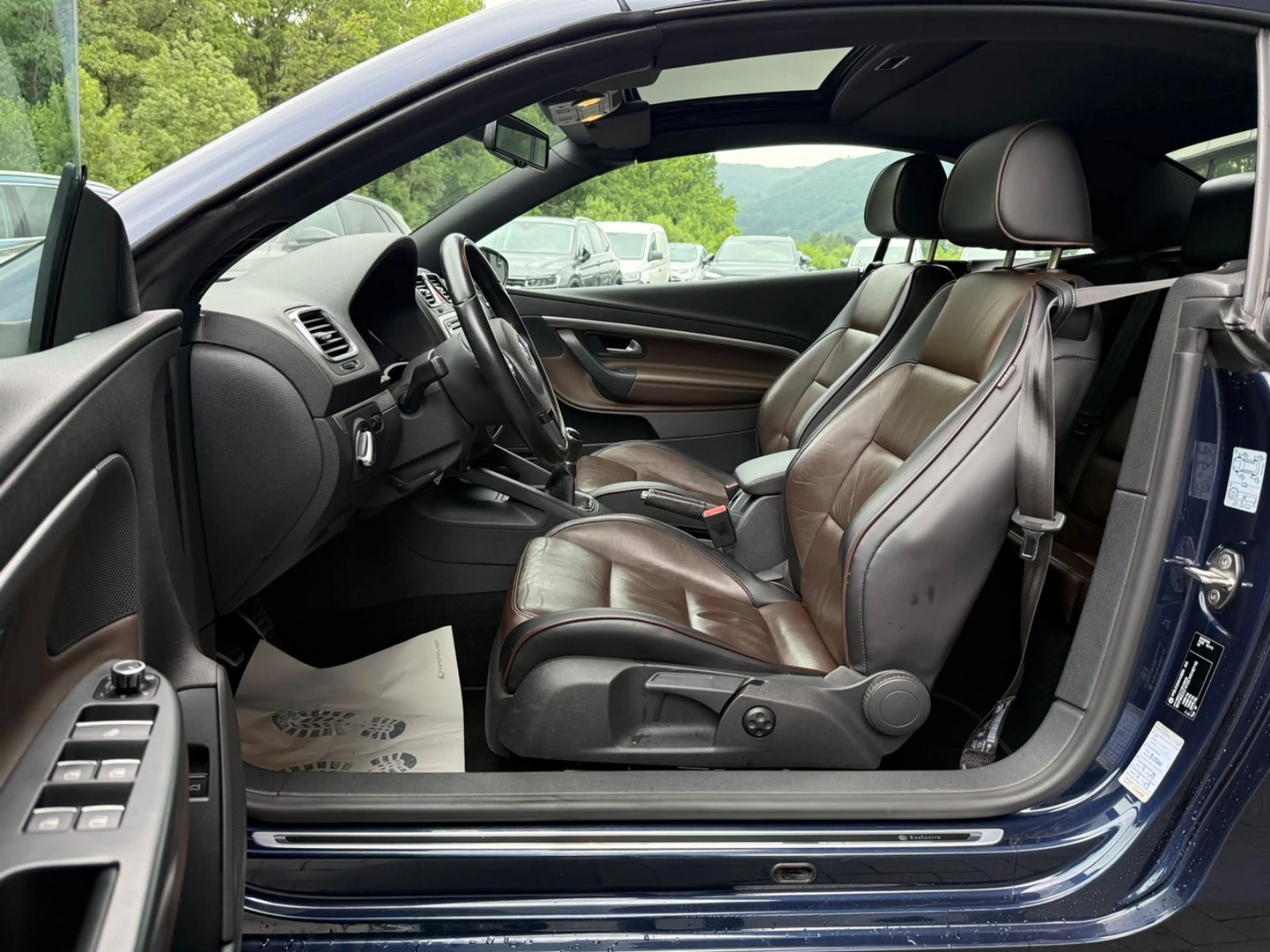 Volkswagen Eos Exclusive *PDC *AHK *Sitzheizung — photo 15