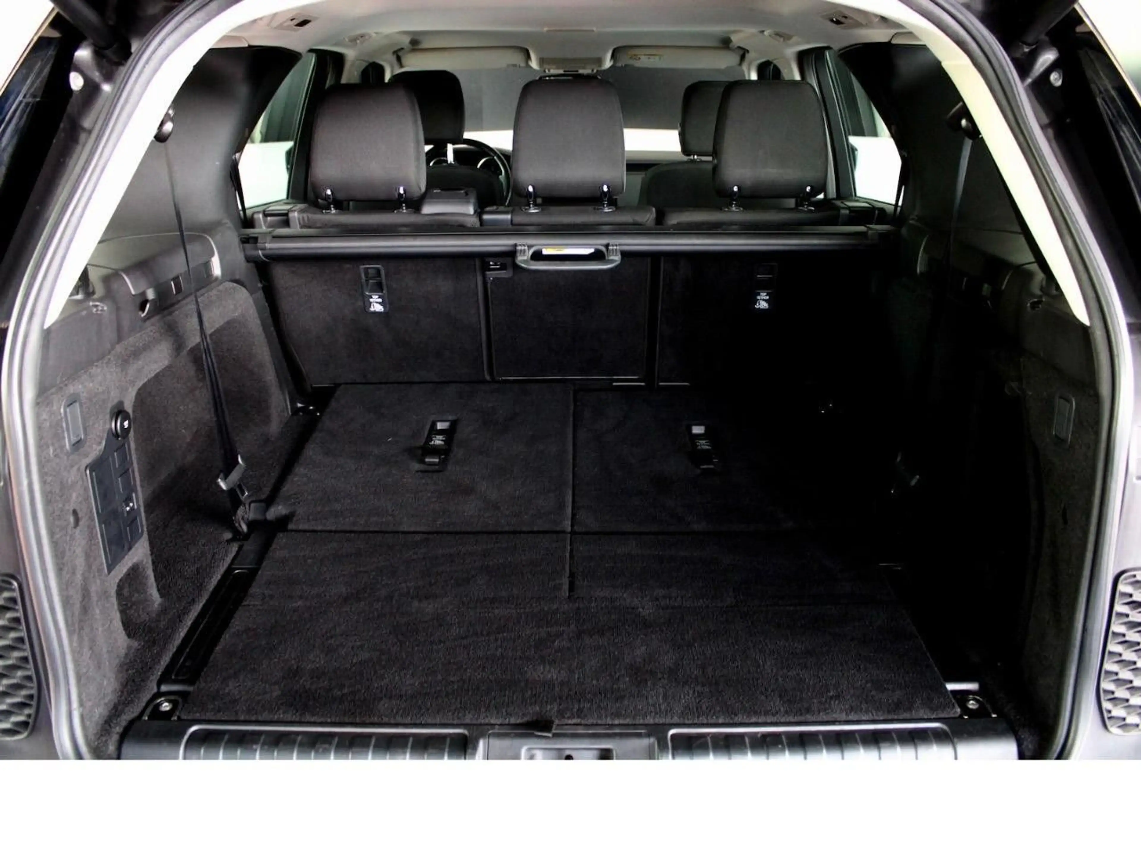 Land Rover Discovery 5 S TD4 7-S. NAVI SHZ LUFTFEDERUNG — photo 5
