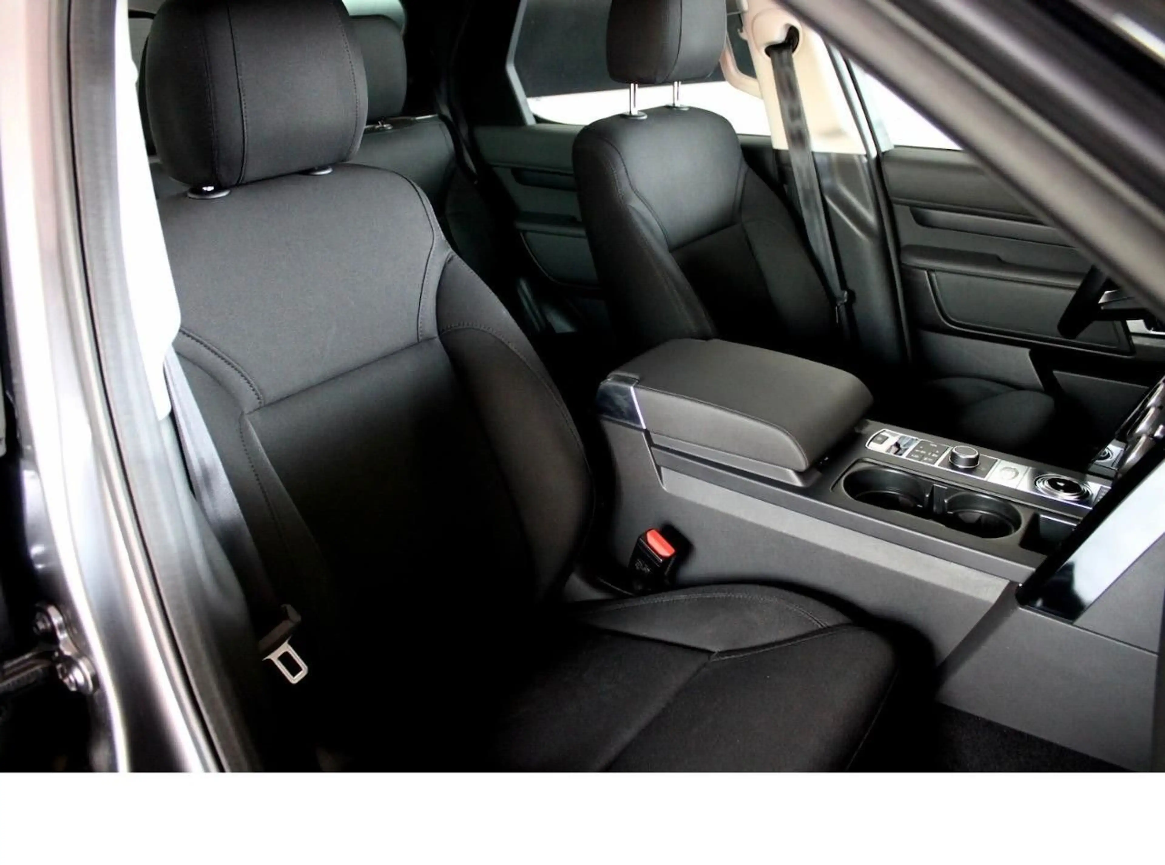 Land Rover Discovery 5 S TD4 7-S. NAVI SHZ LUFTFEDERUNG — photo 4