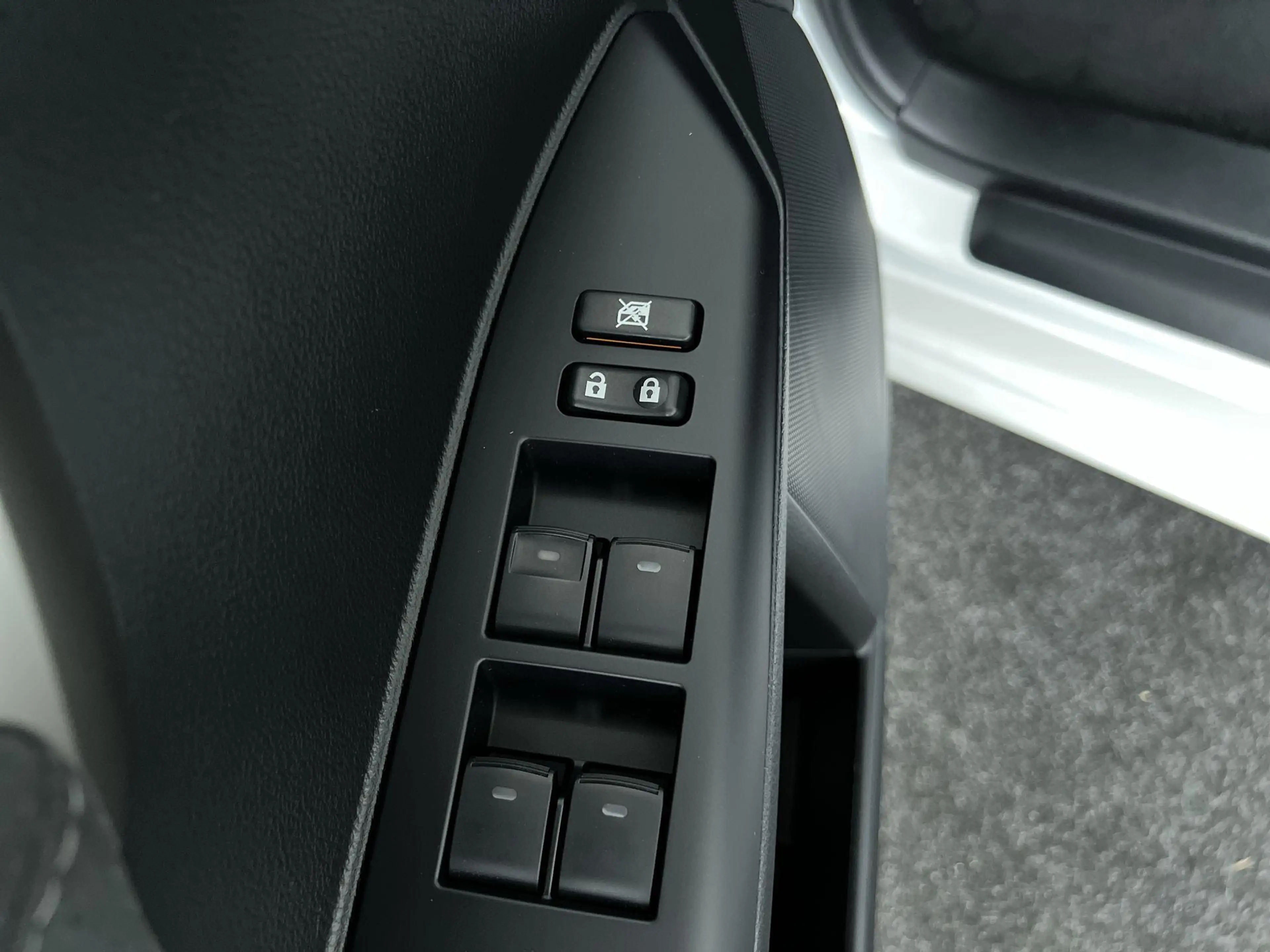 Lexus CT 200h Ultimate Edition — photo 12