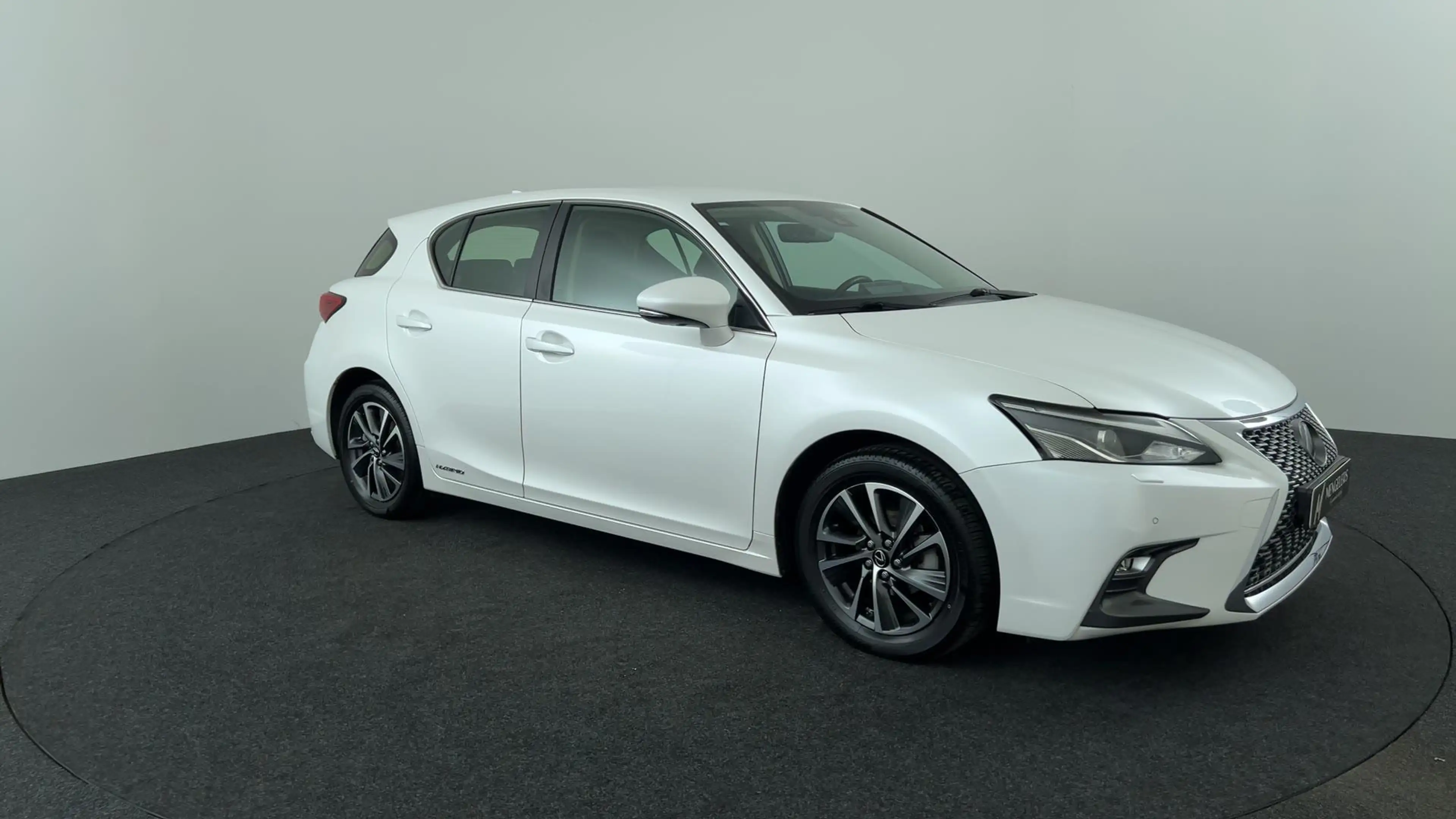 Lexus CT 200h Ultimate Edition — photo 7
