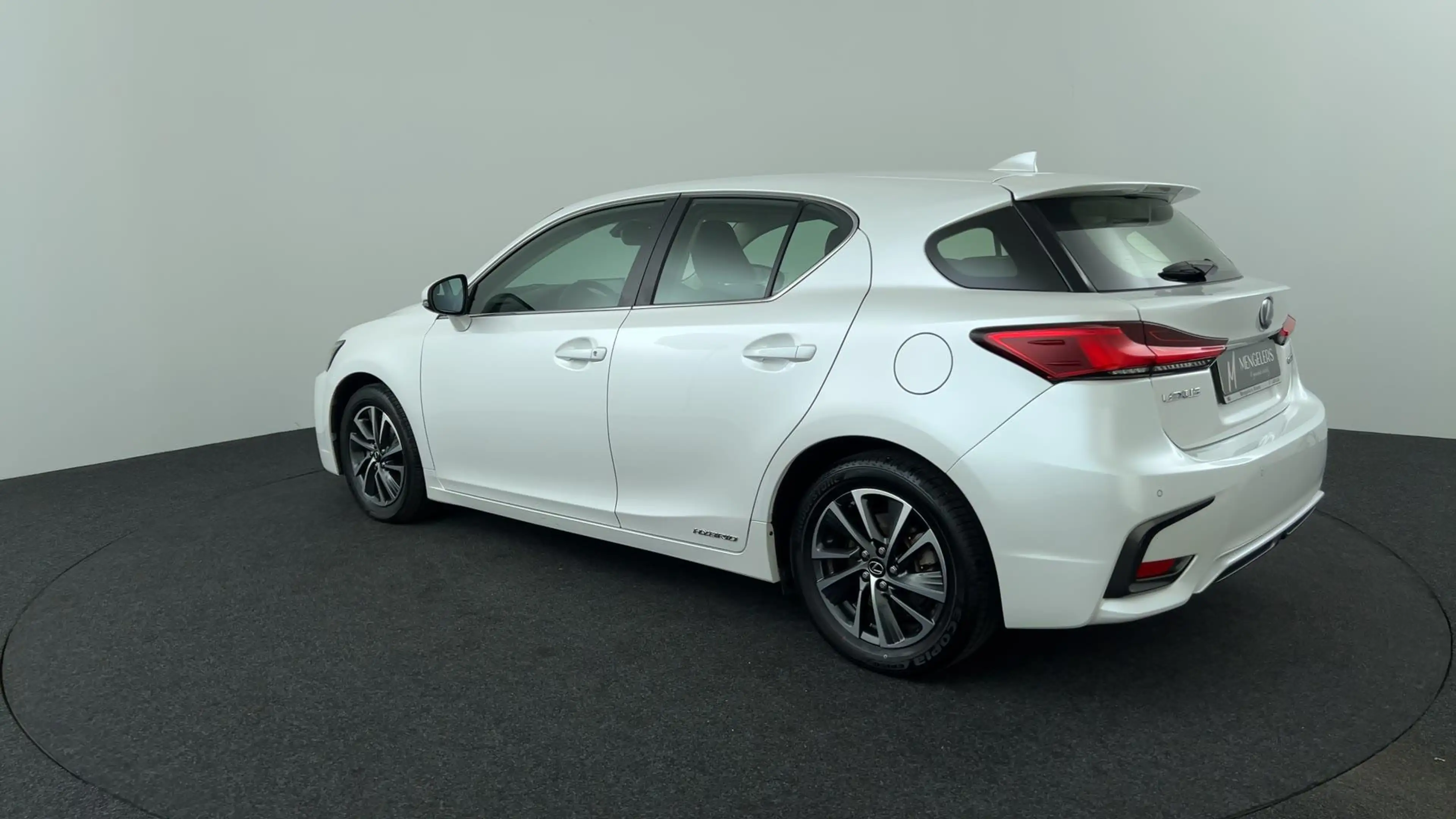 Lexus CT 200h Ultimate Edition — photo 3