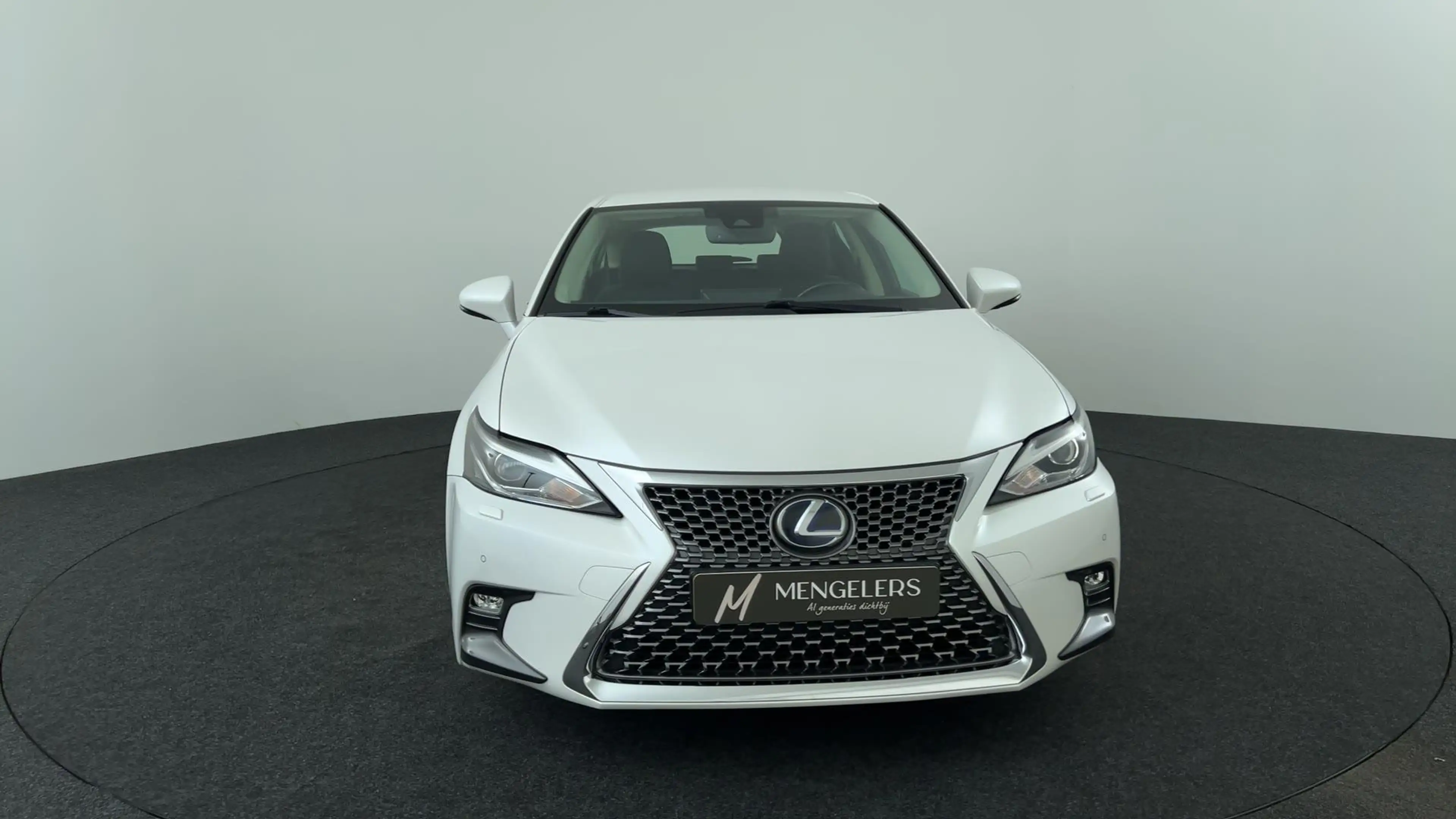 Lexus CT 200h Ultimate Edition — photo 8