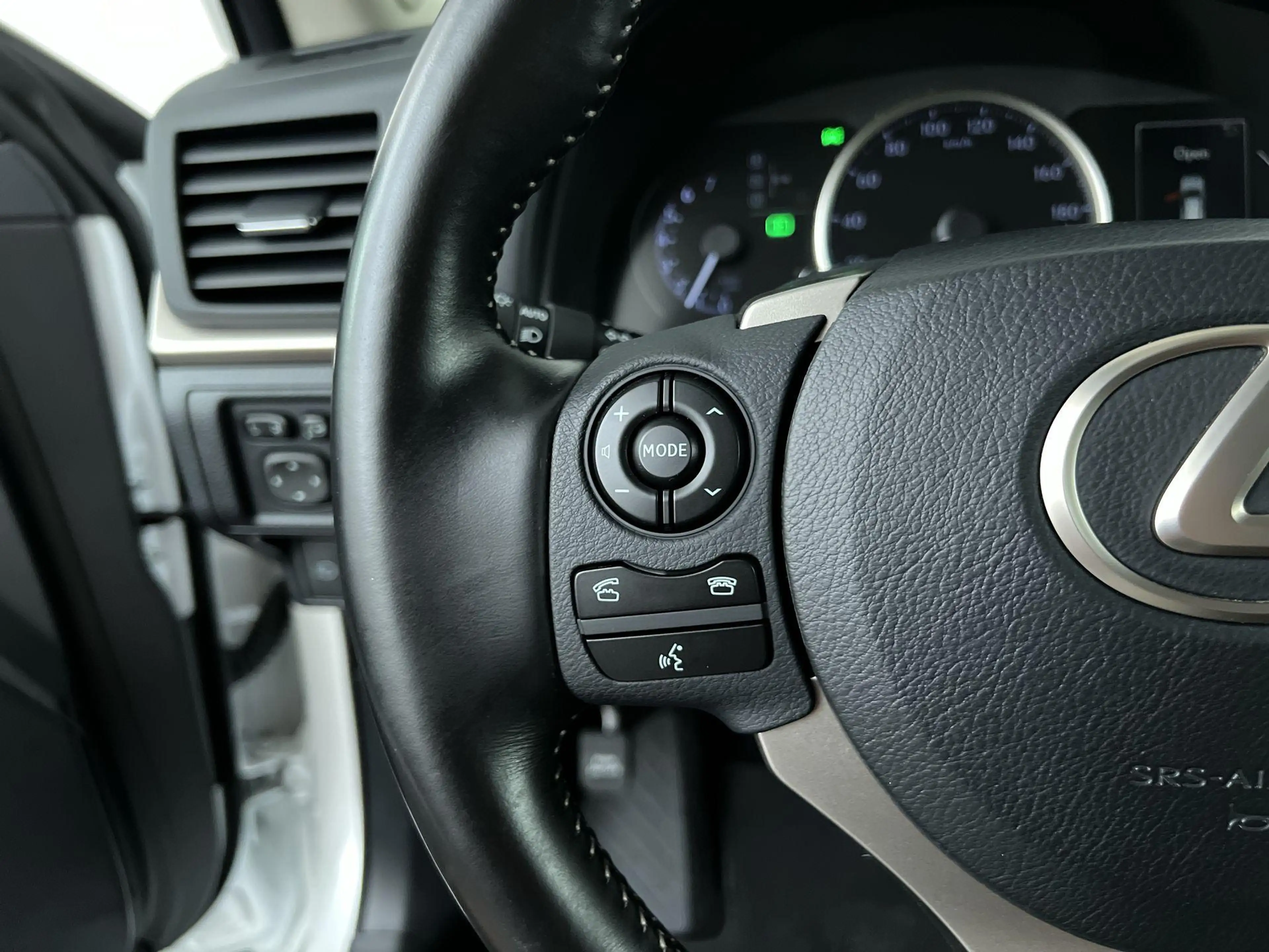 Lexus CT 200h Ultimate Edition — photo 15
