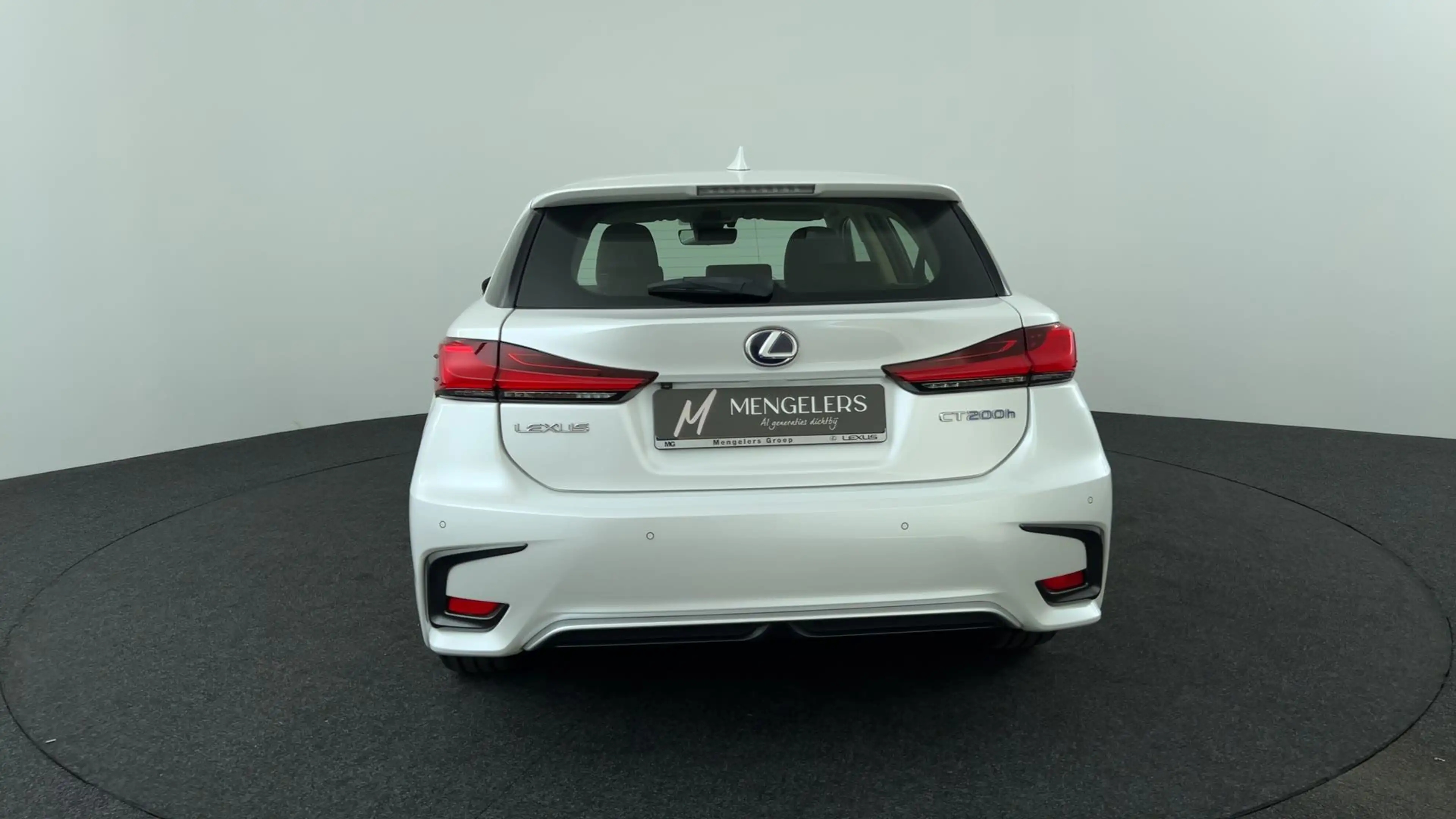 Lexus CT 200h Ultimate Edition — photo 4