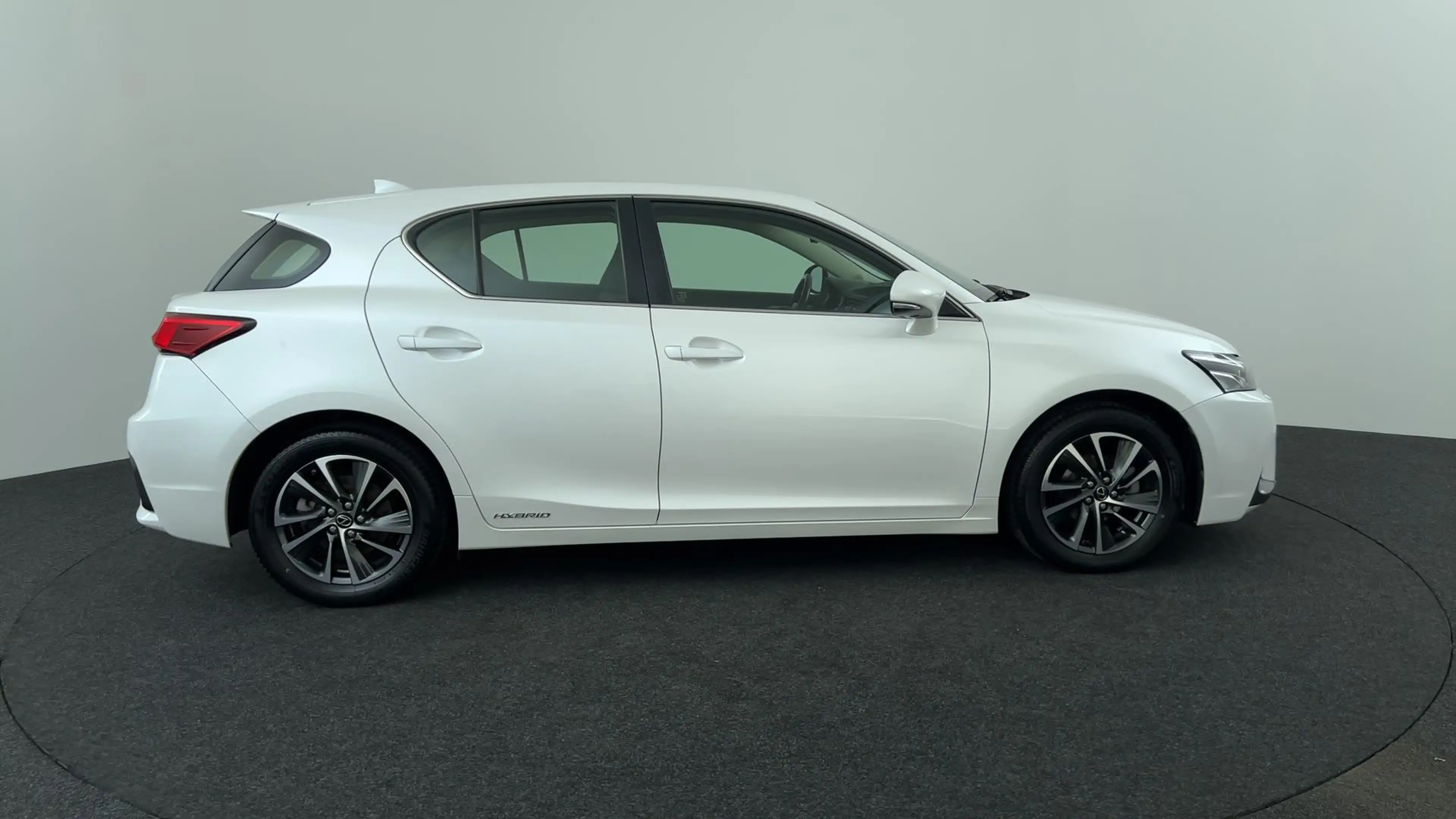 Lexus CT 200h Ultimate Edition — photo 6