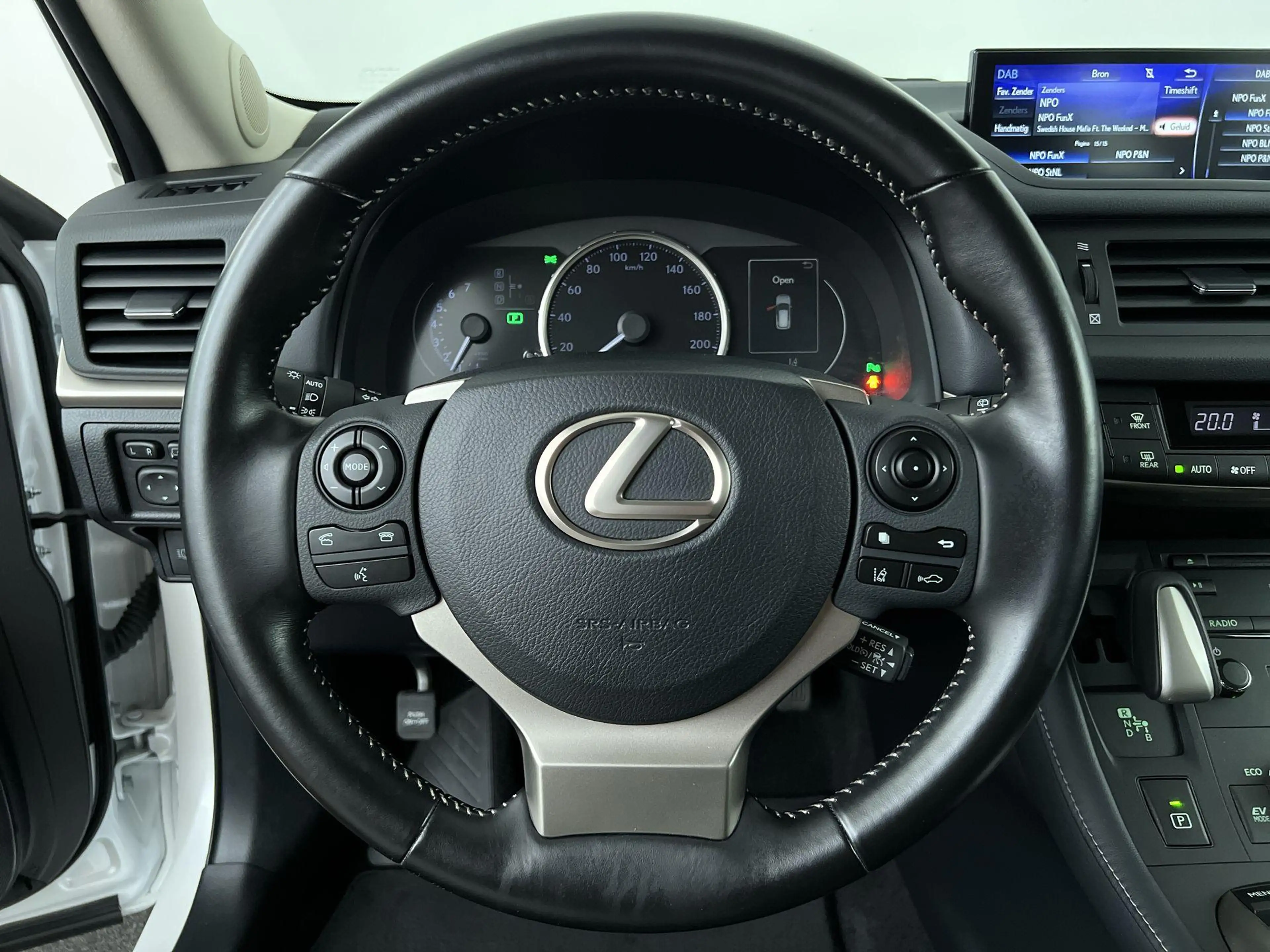 Lexus CT 200h Ultimate Edition — photo 14