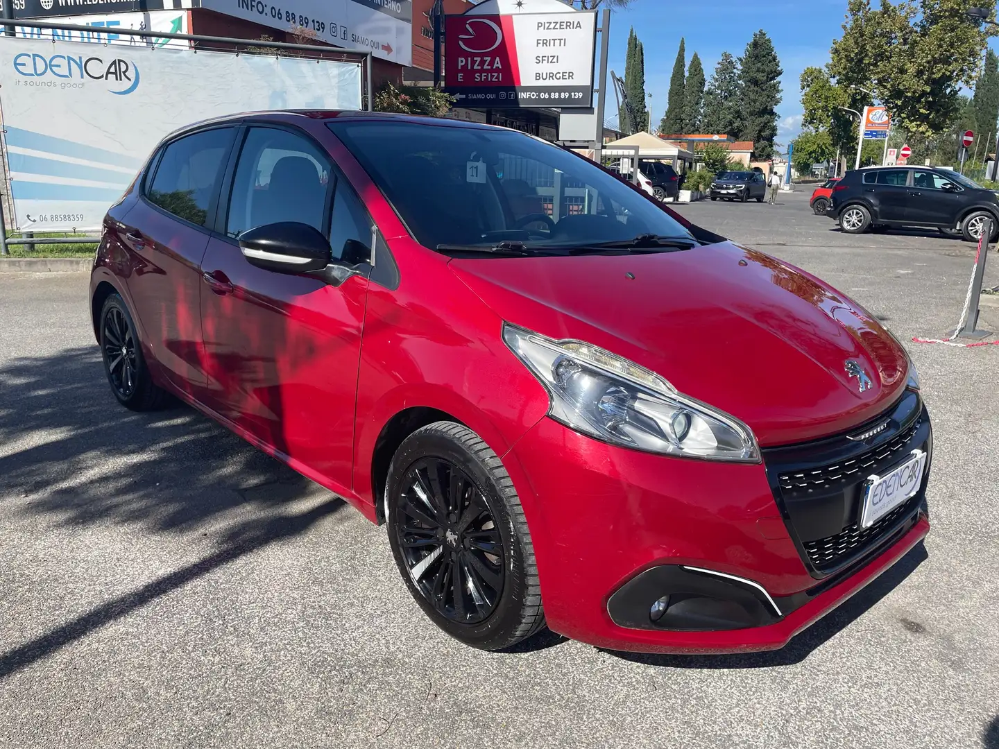 Peugeot 208 5p 1.2 puretech Allure 82cv GPL Rood - 1
