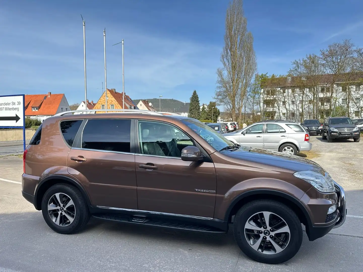 SsangYong Rexton Rexton W 2.2 Sapphire 4WD/AHK 3.5T/7 Sitzer/Voll Marrón - 2