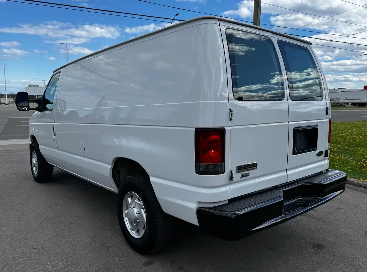 Ford Econoline снимка Ford Econoline