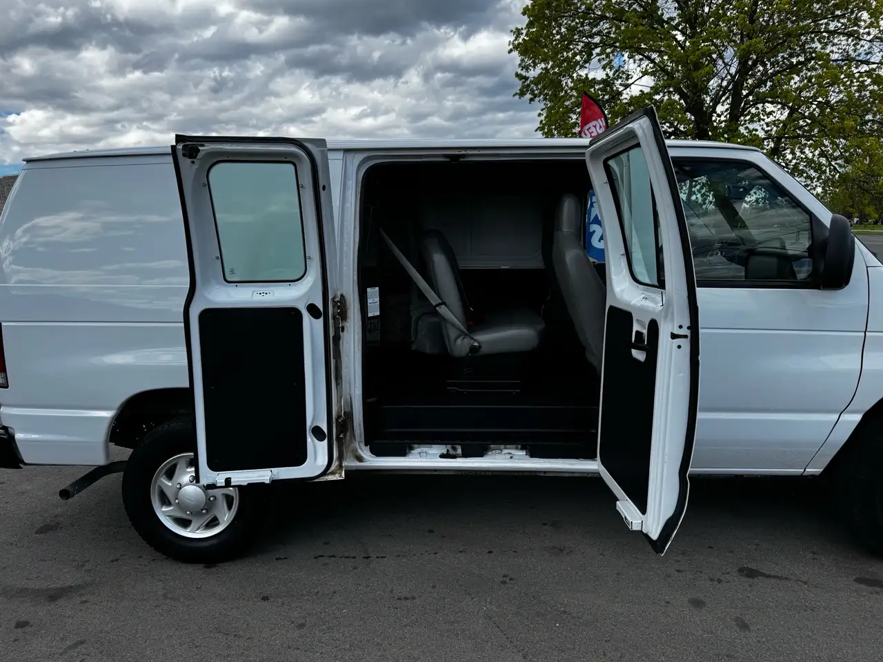 Ford Econoline снимка Ford Econoline