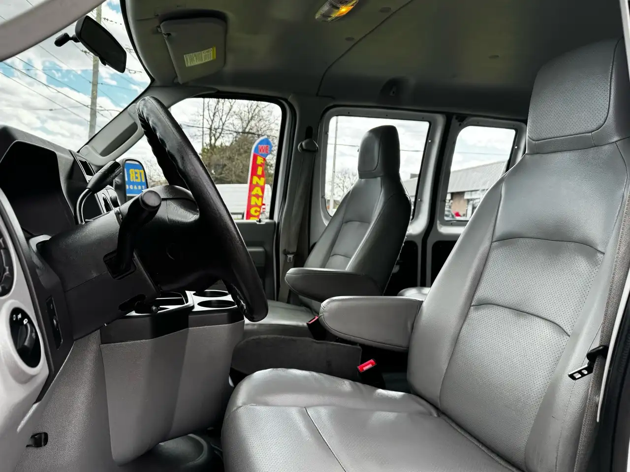 Ford Econoline снимка Ford Econoline