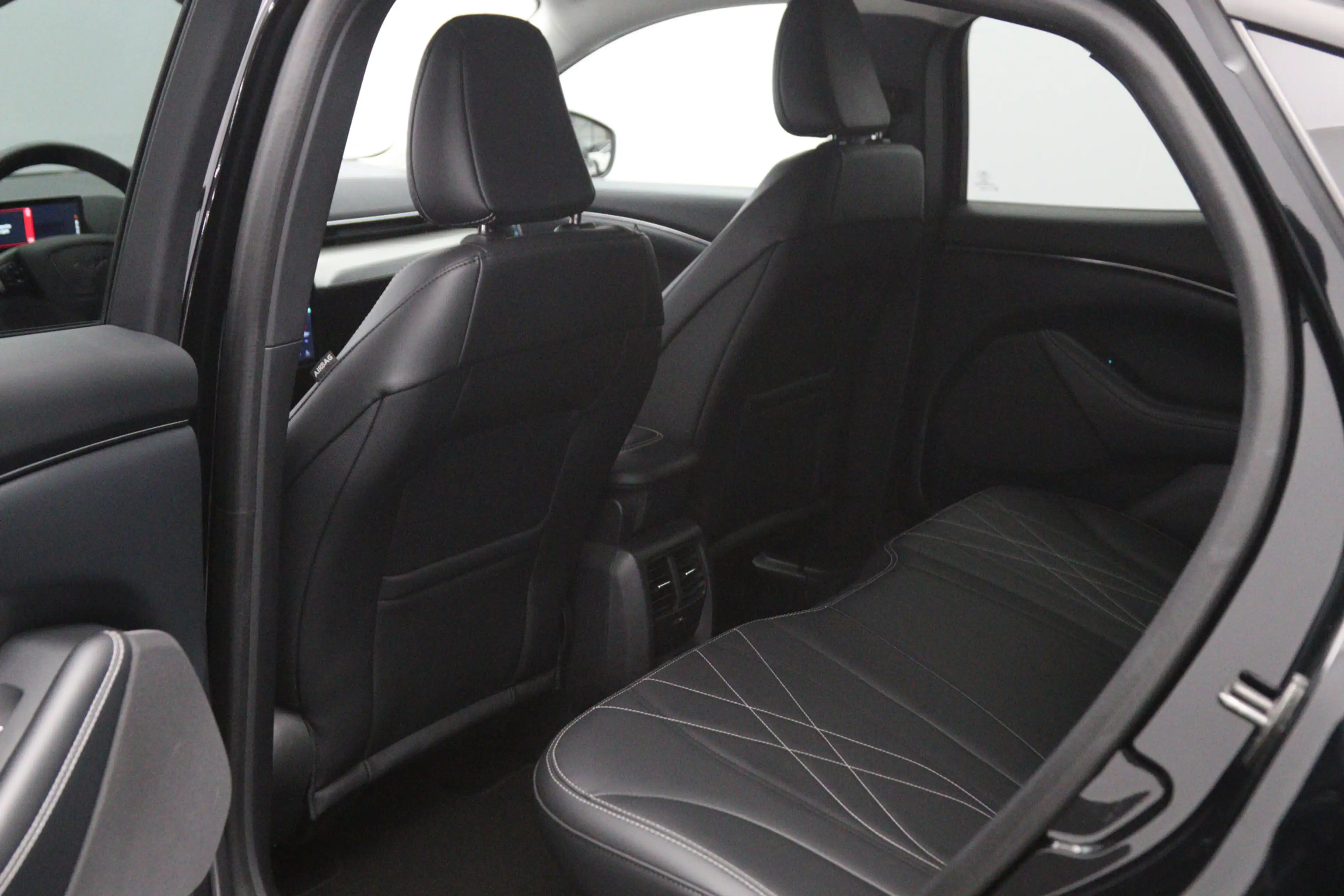 Ford Mustang Mach-E RWD 75 kWh 270 PK, SOH 91 %, Winterpakket, Adap. C — photo 22