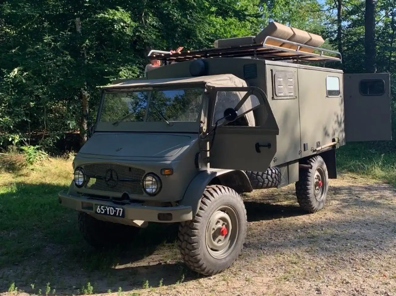 Mercedes-Benz 404S, foto 1