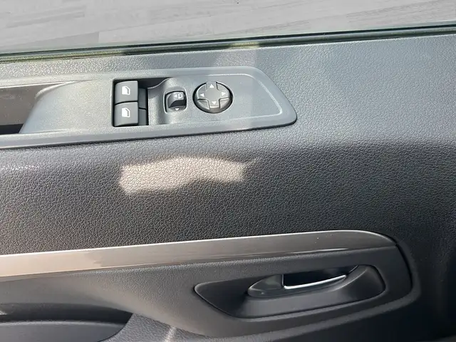 Peugeot Traveller Premium BlueHDi 180 Lang EAT8 Ansicht 14