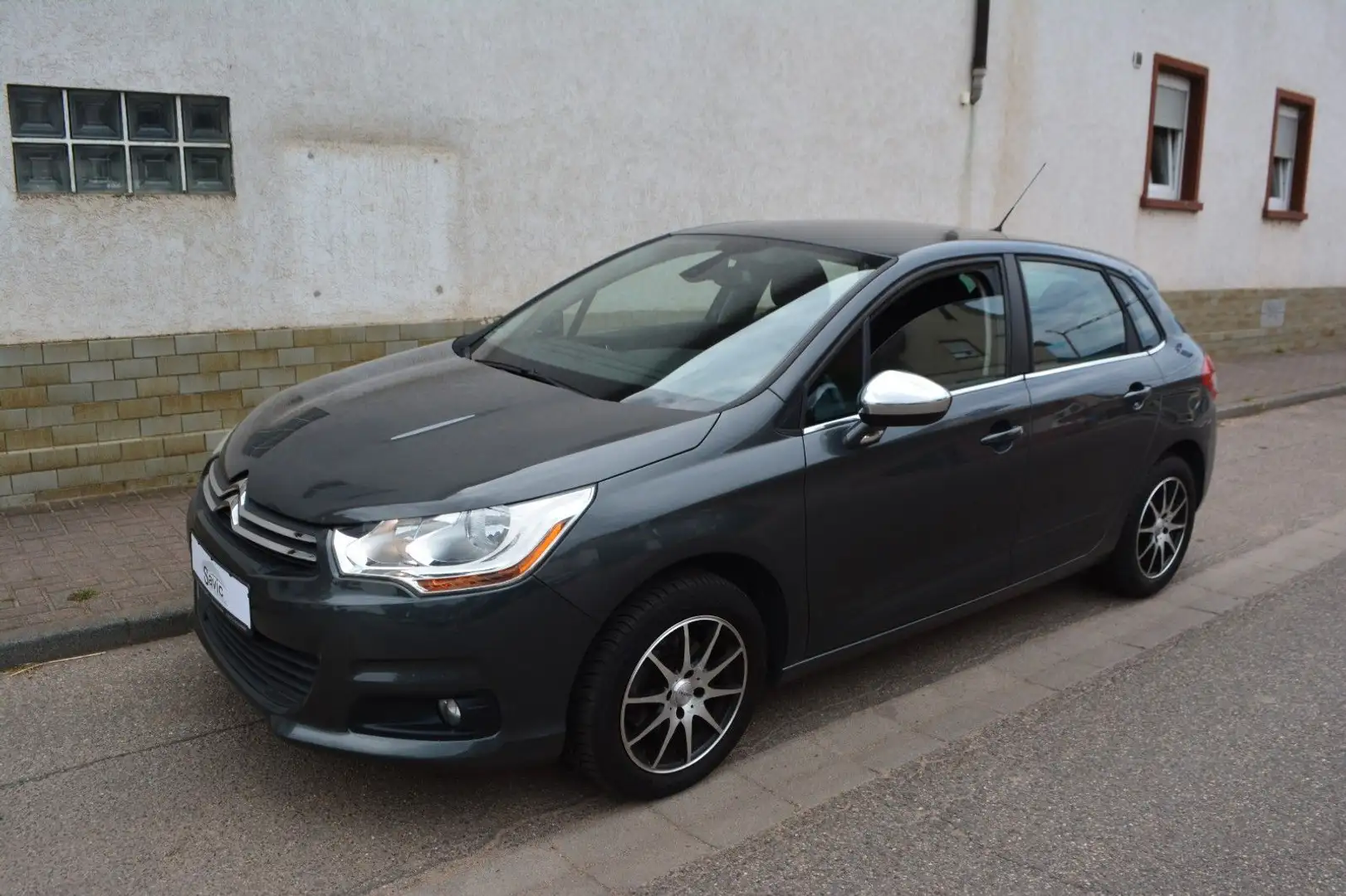 Citroen C4 Lim. Selection 1.2 12V e-THP / PureTech Gris - 1