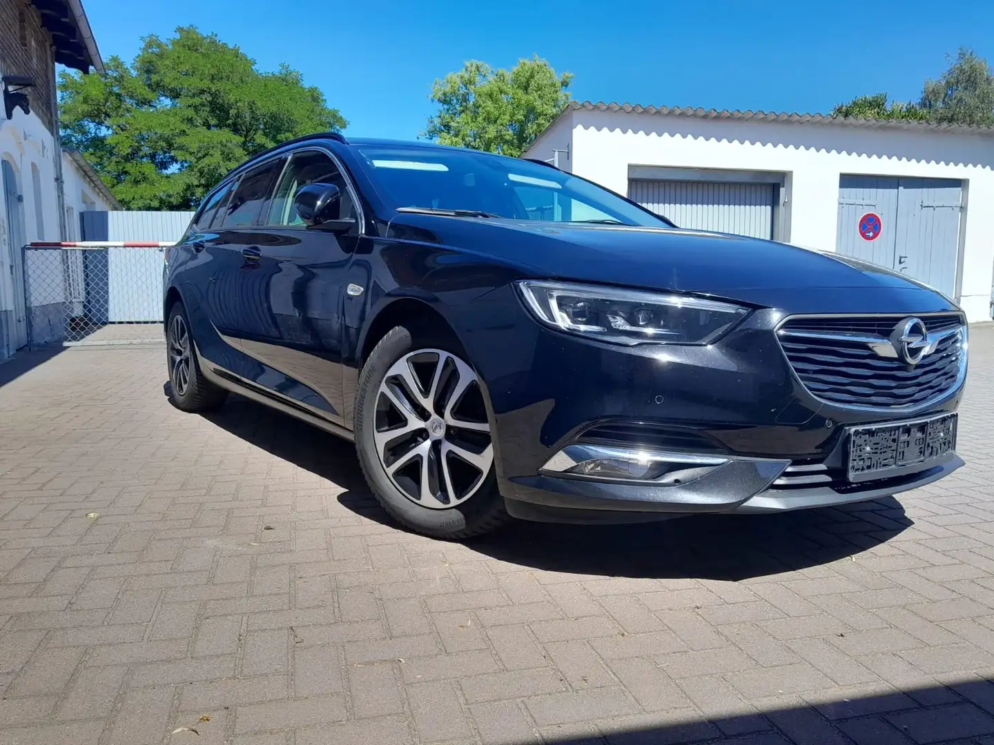 Opel Insignia Business Edition Schwarz - 2