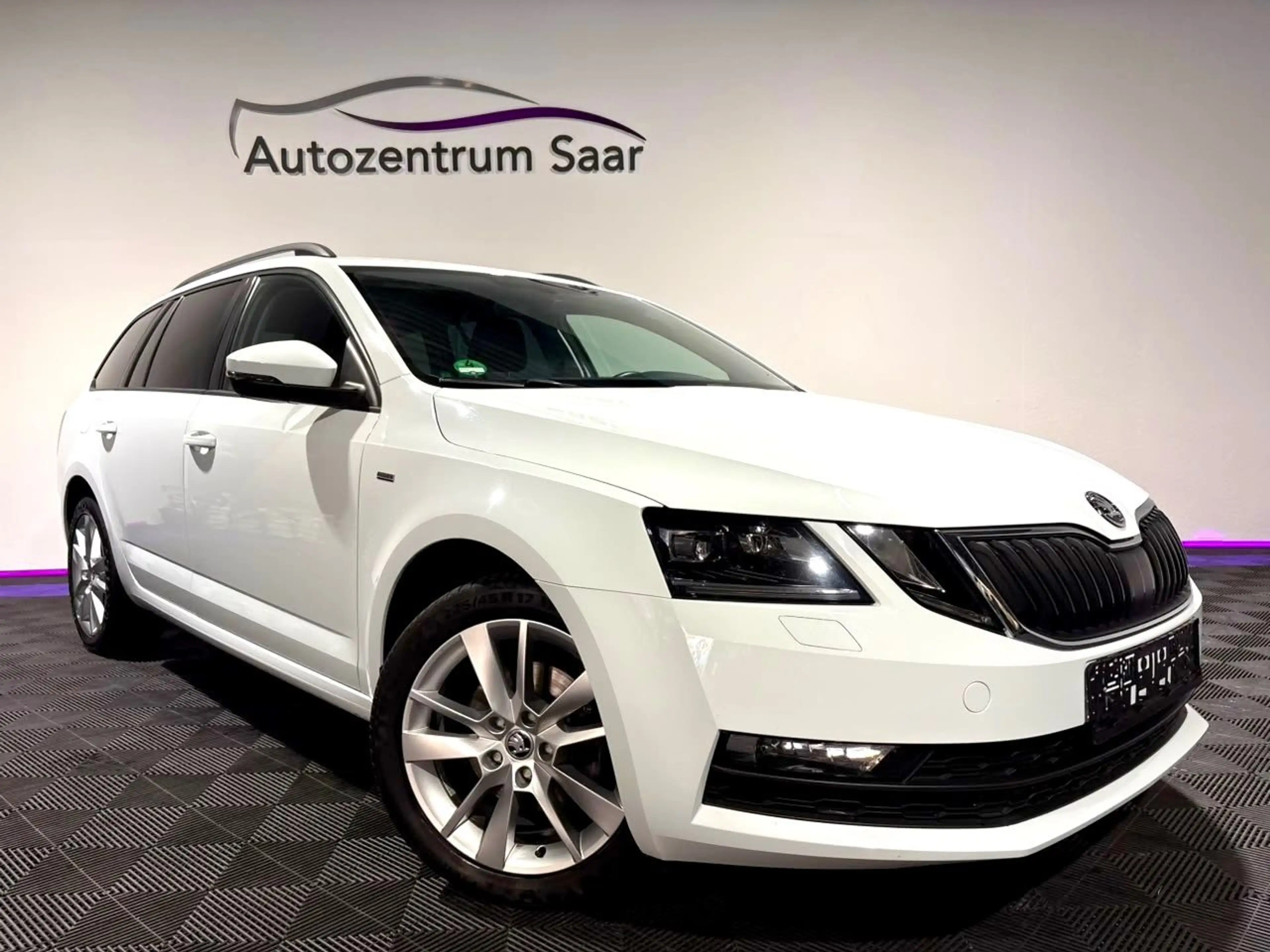 Skoda Octavia Combi 2.0  DSG LED Navi SH Kamera Temp — photo 11