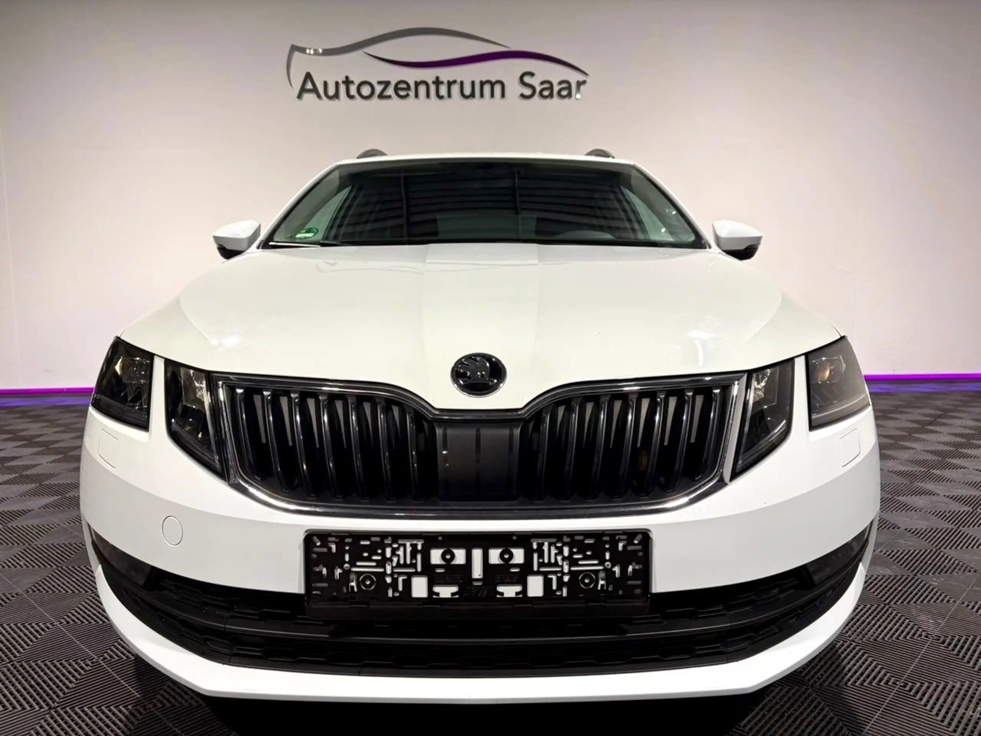 Skoda Octavia Combi 2.0  DSG LED Navi SH Kamera Temp — photo 12