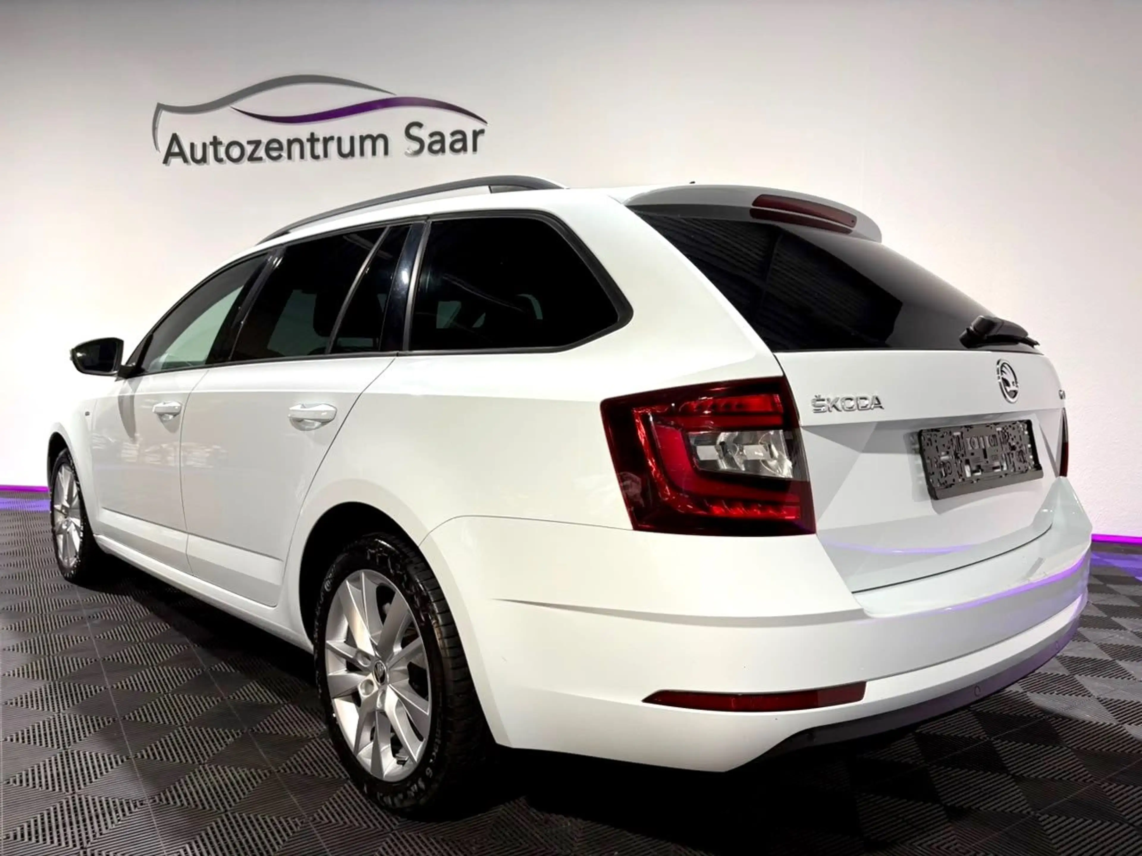 Skoda Octavia Combi 2.0  DSG LED Navi SH Kamera Temp — photo 6