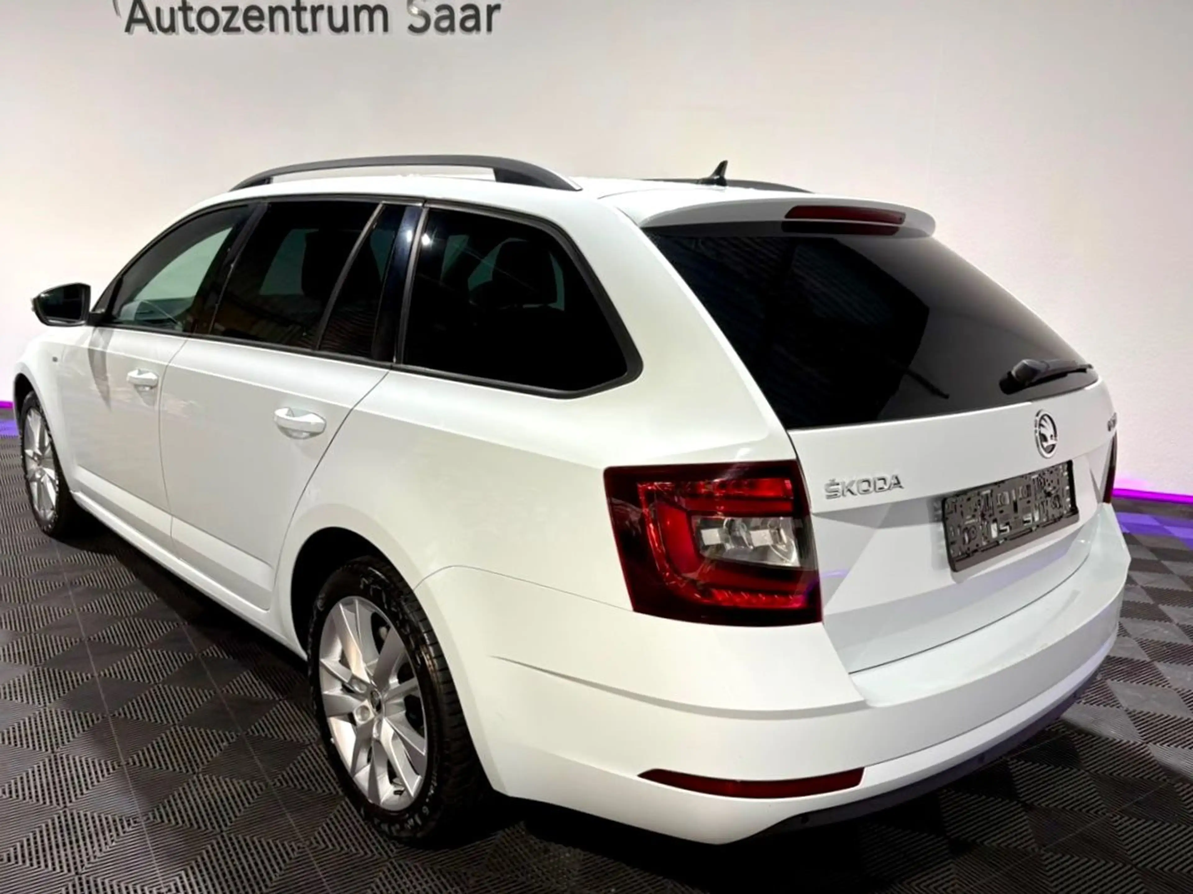 Skoda Octavia Combi 2.0  DSG LED Navi SH Kamera Temp — photo 5