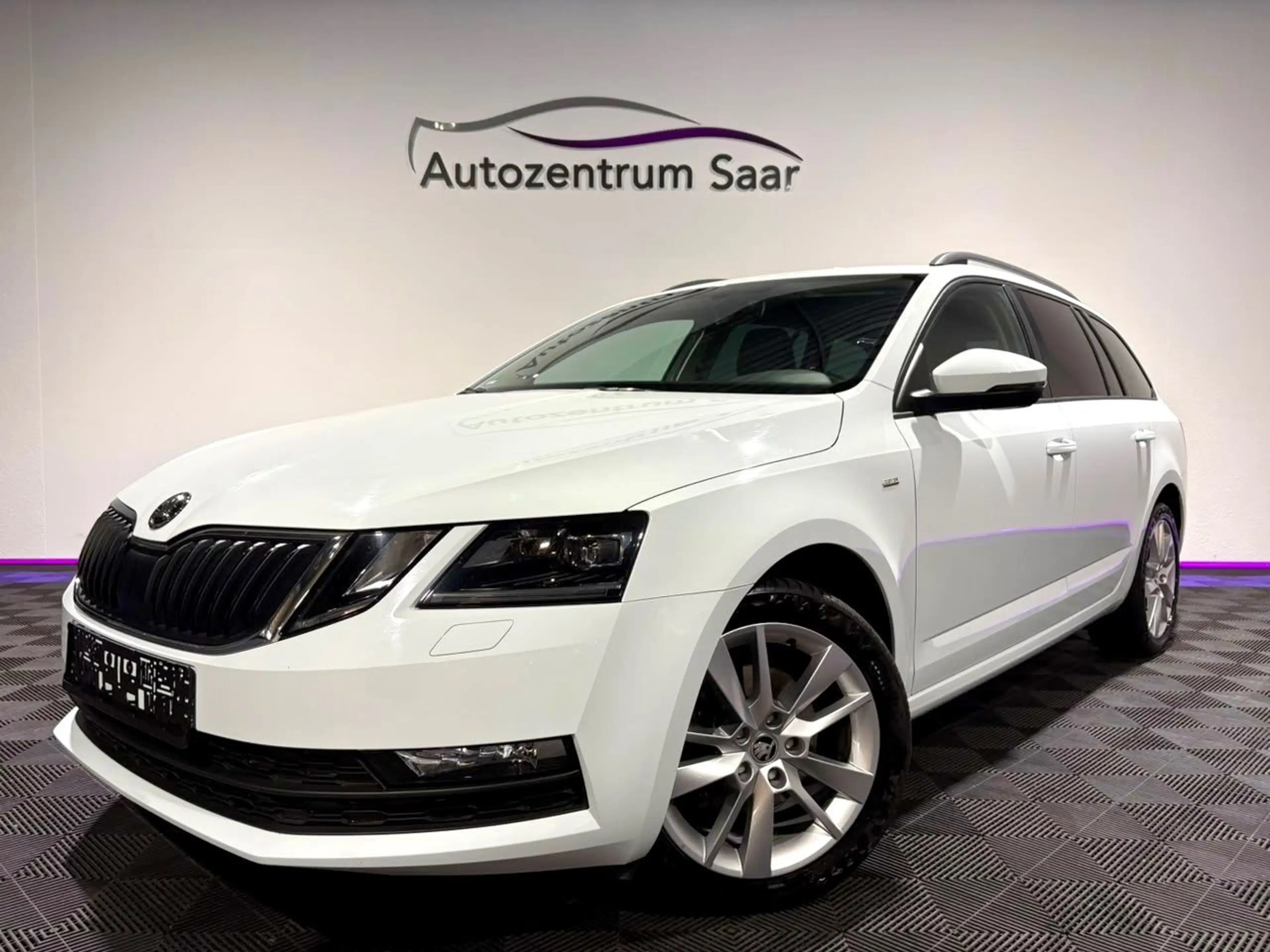 Skoda Octavia Combi 2.0 DSG LED Navi SH Kamera Temp