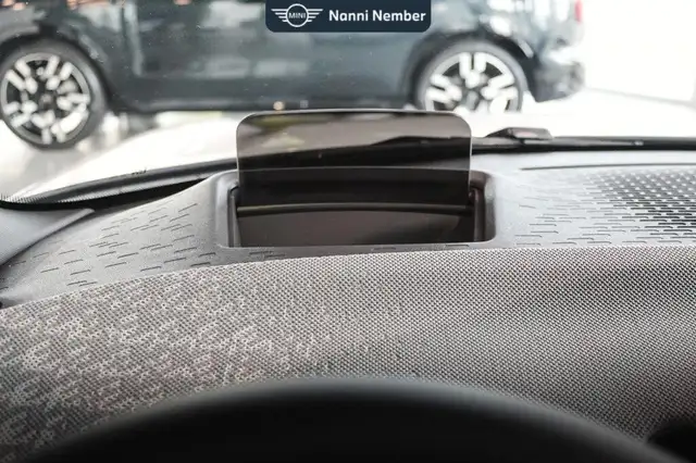 Mini Cooper Cooper view 10