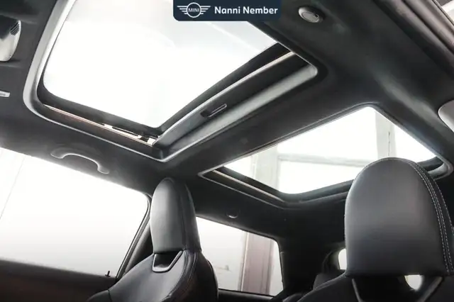 Mini Cooper Cooper view 9