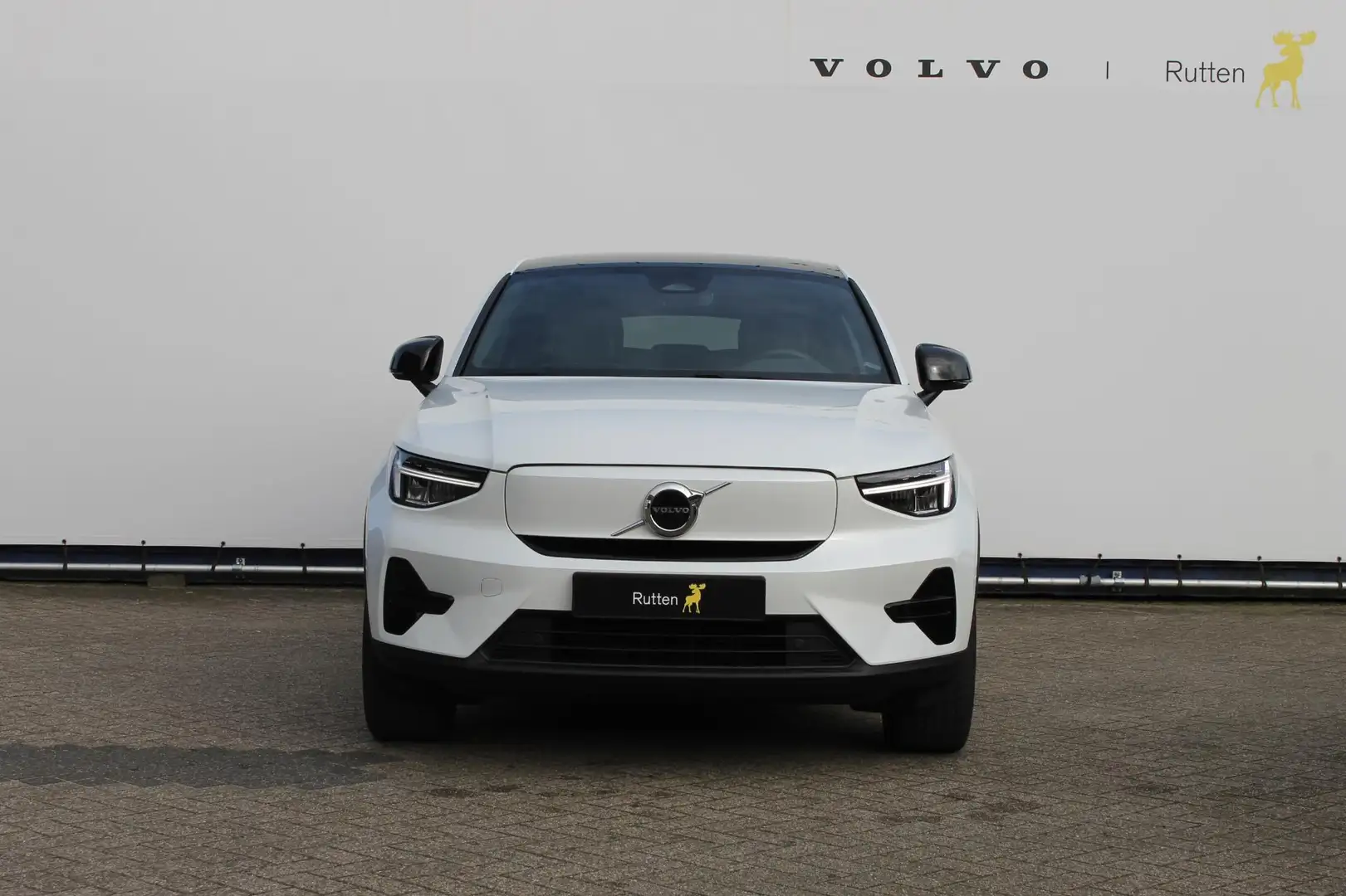 Volvo C40 Single Motor Extended Range Plus 82 kWh Panorama d Weiß - 2