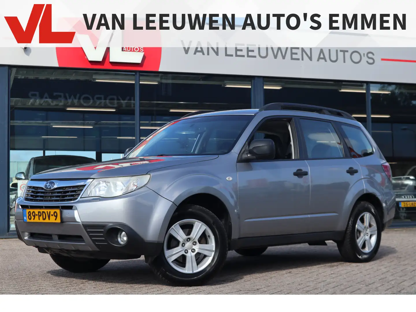Subaru Forester 2.0 X Comfort | Automaat | Airco | APK 25-06-2025 Grijs - 1
