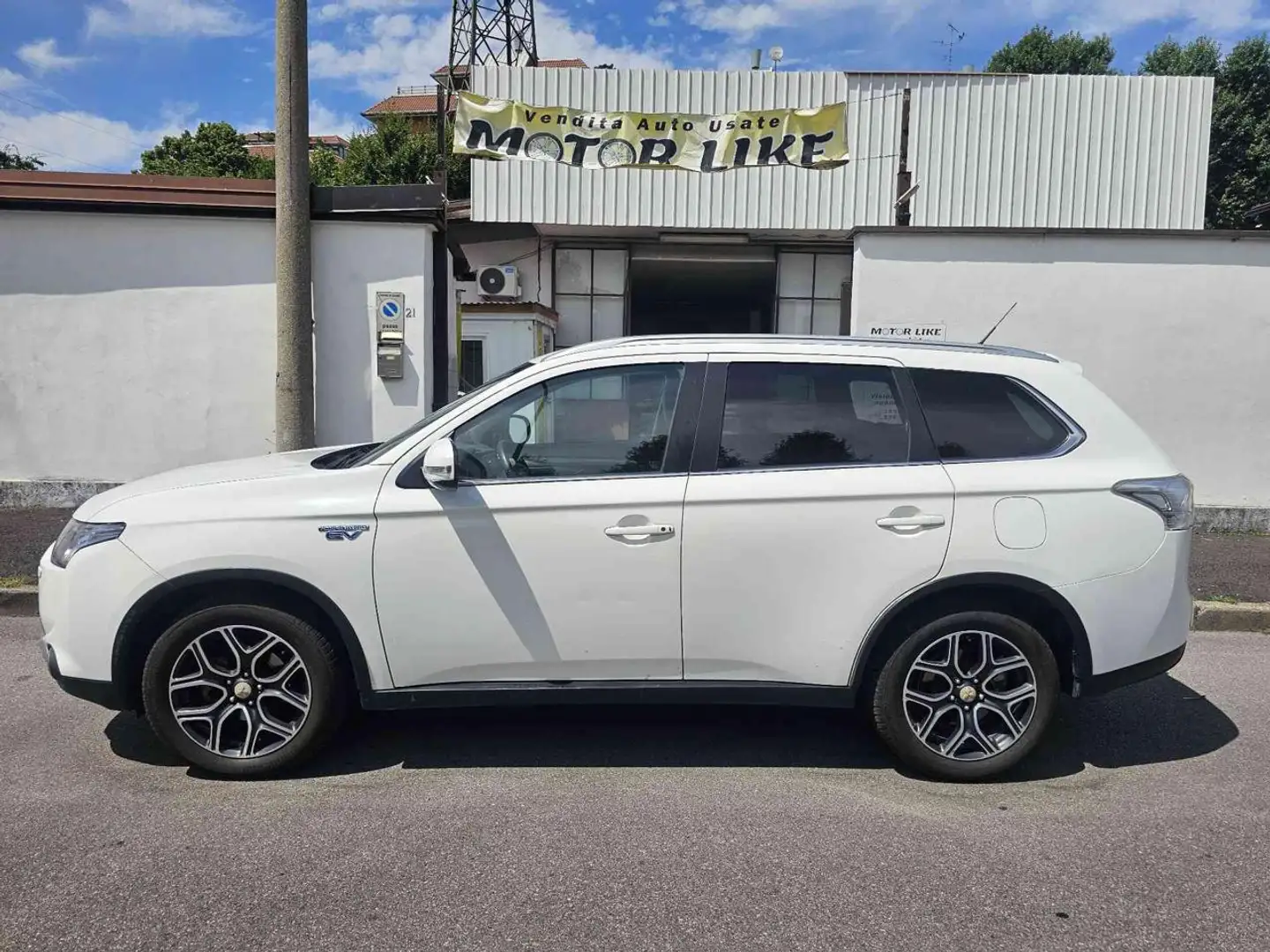 Mitsubishi Outlander 2.0 MIVEC 4WD PHEV Instyle Bianco - 2