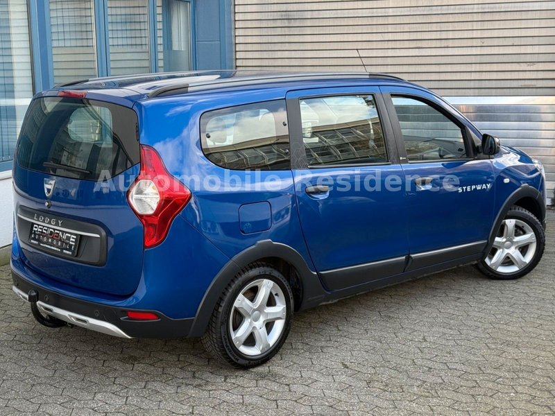 Dacia Lodgy Stepway Plus 1.3 TCe*7 SITZ*AHK*NAVI*PDC* — photo 3