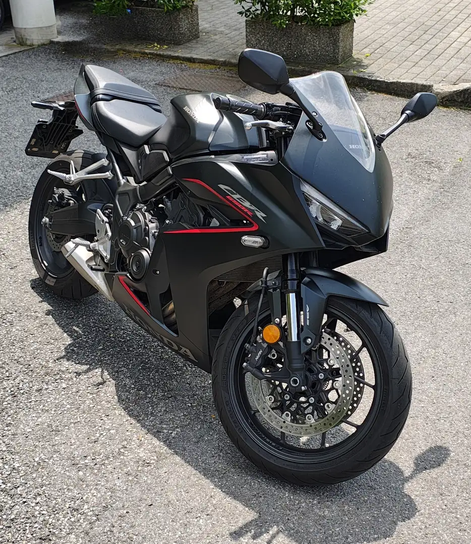 Honda CBR 650 Schwarz - 1