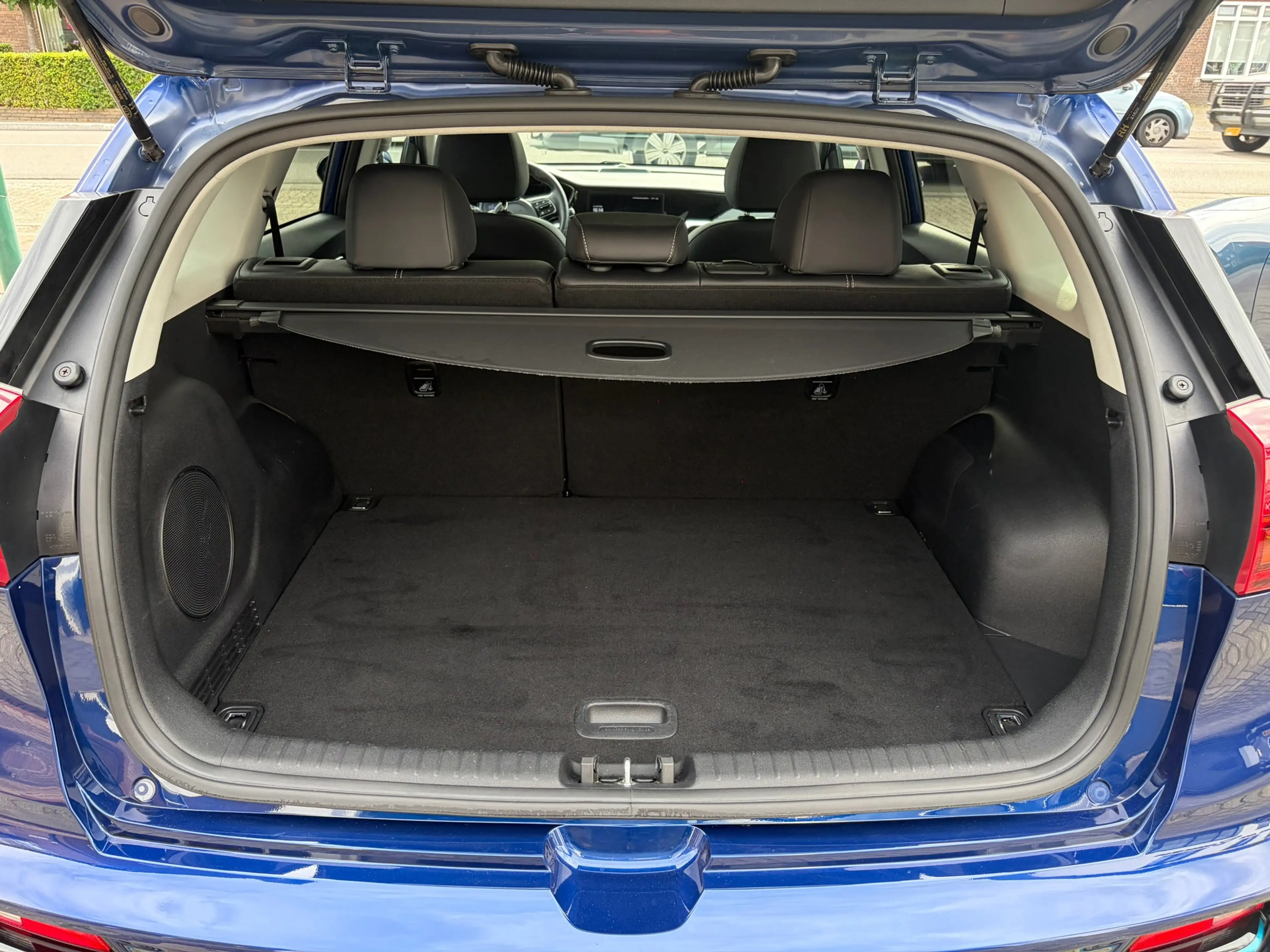 Kia e-Niro ExecutiveLine 64 kWh, NL-auto, SOH 100%, Stoelvent — photo 15