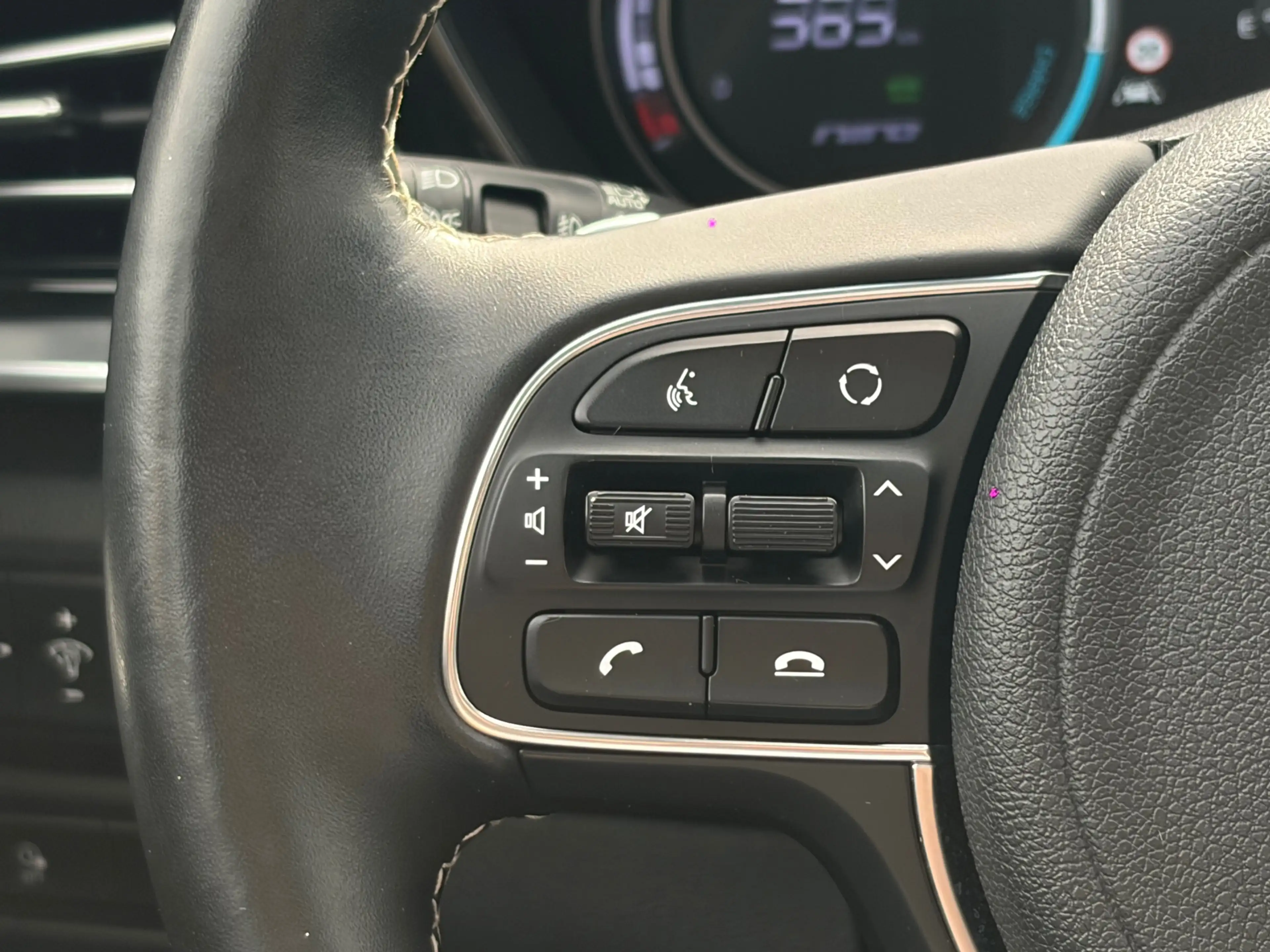 Kia e-Niro ExecutiveLine 64 kWh, NL-auto, SOH 100%, Stoelvent — photo 18