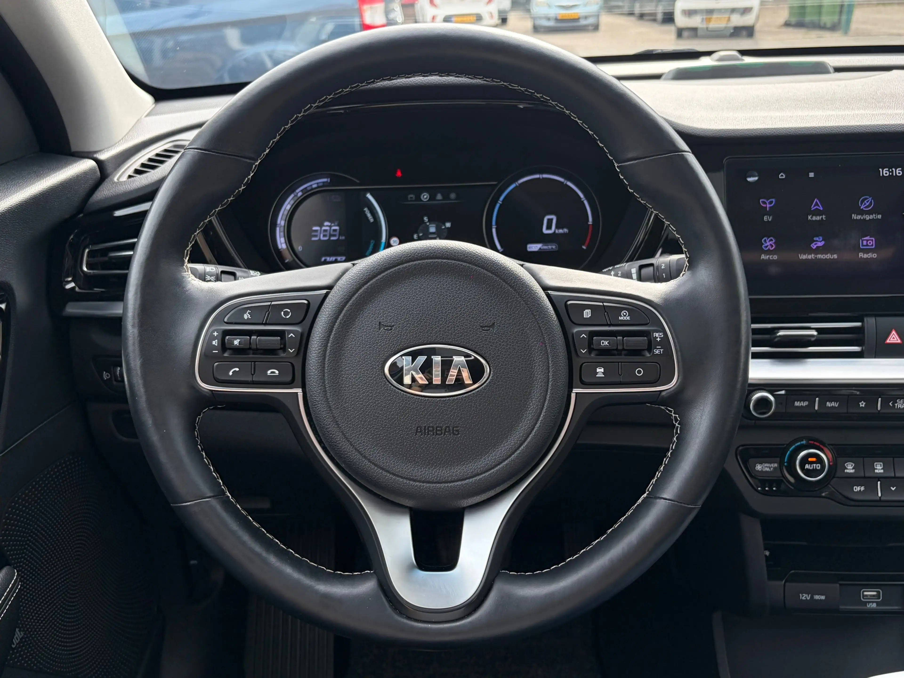 Kia e-Niro ExecutiveLine 64 kWh, NL-auto, SOH 100%, Stoelvent — photo 17