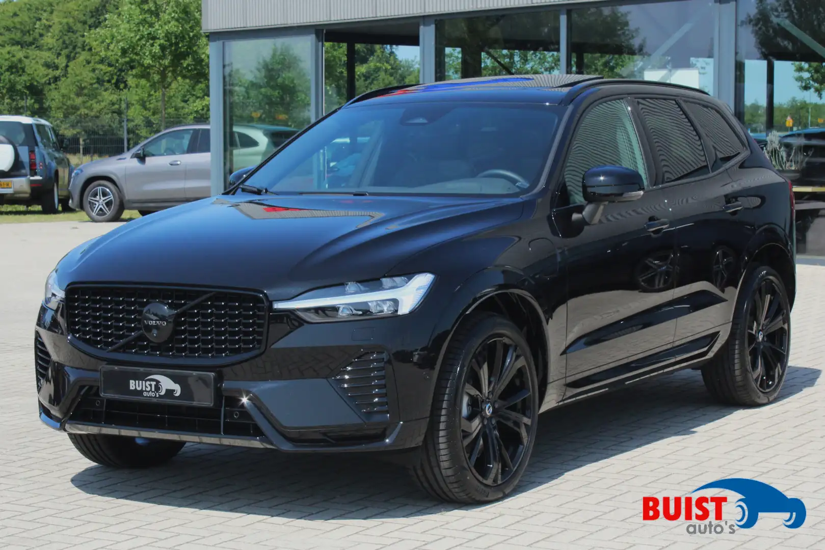 Volvo XC60 2.0 T6 AWD Plus Black Edition PANO H/K 21" VOL! 21 Noir - 1