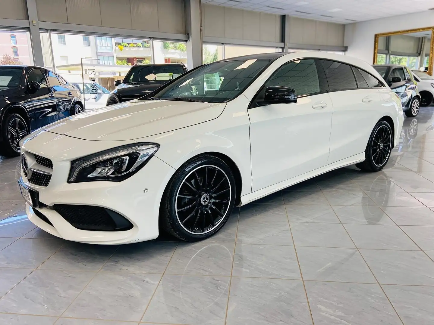 Mercedes-Benz CLA 180 S.Brake Premium AMG Line TETTO APRIBILE!! Bianco - 1