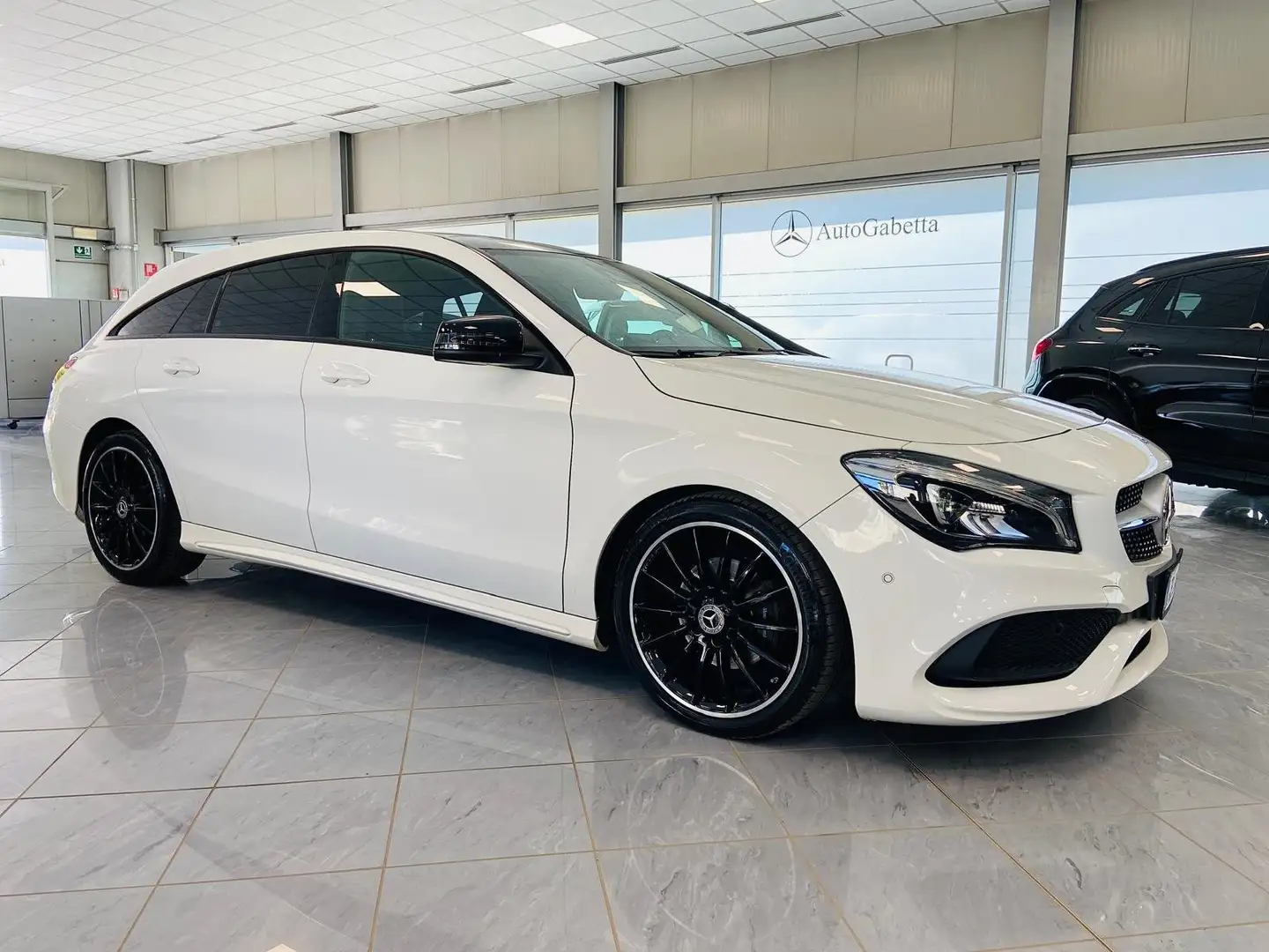 Mercedes-Benz CLA 180 S.Brake Premium AMG Line TETTO APRIBILE!! Bianco - 2